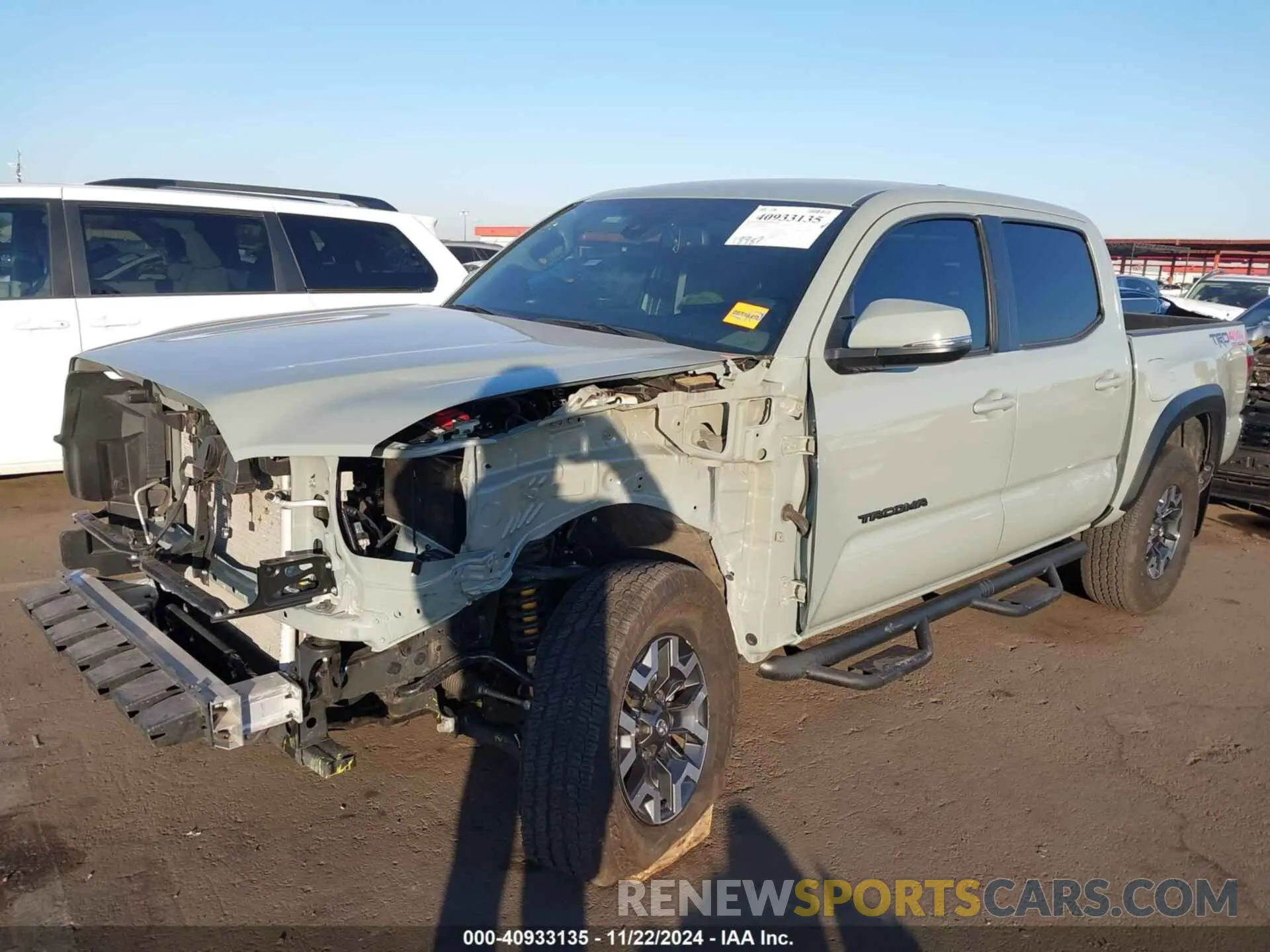 2 fotografías del automóvil dañado 3TMCZ5AN5PM553308 TOYOTA TACOMA 2023