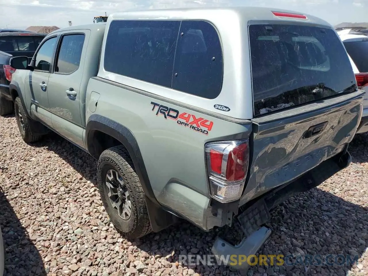 2 fotografías del automóvil dañado 3TMCZ5AN5PM609604 TOYOTA TACOMA 2023