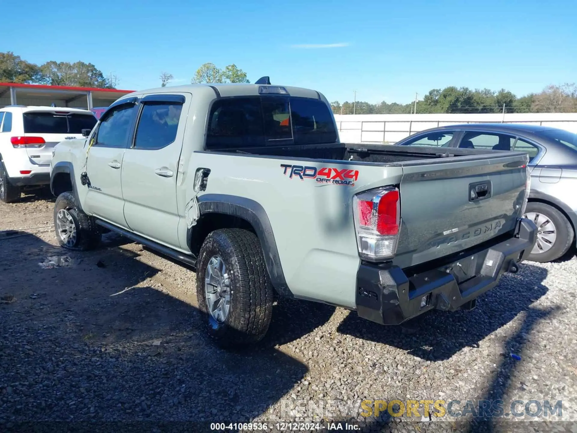 3 fotografías del automóvil dañado 3TMCZ5AN5PM613443 TOYOTA TACOMA 2023