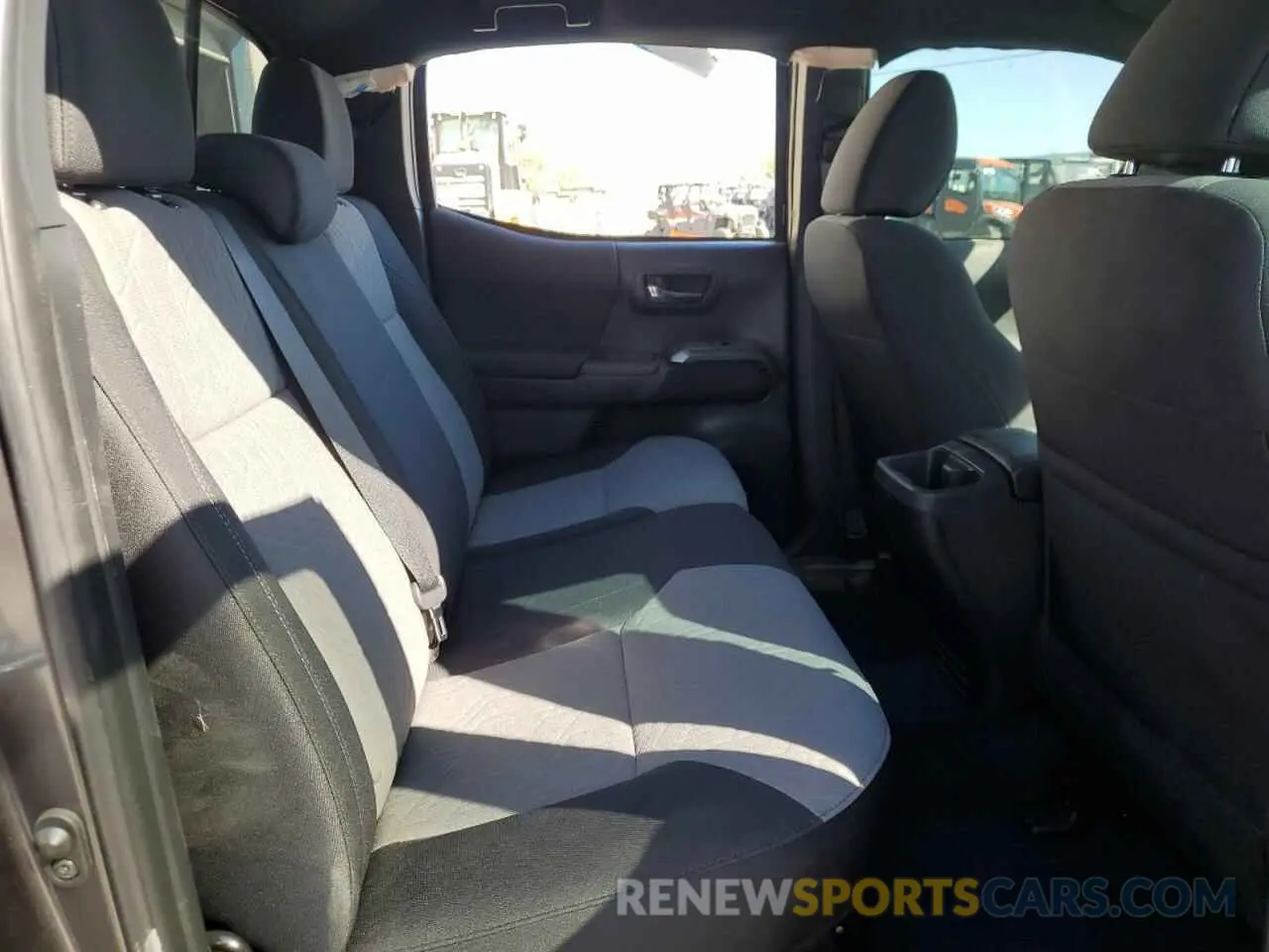 10 fotografías del automóvil dañado 3TMCZ5AN5PM634180 TOYOTA TACOMA 2023
