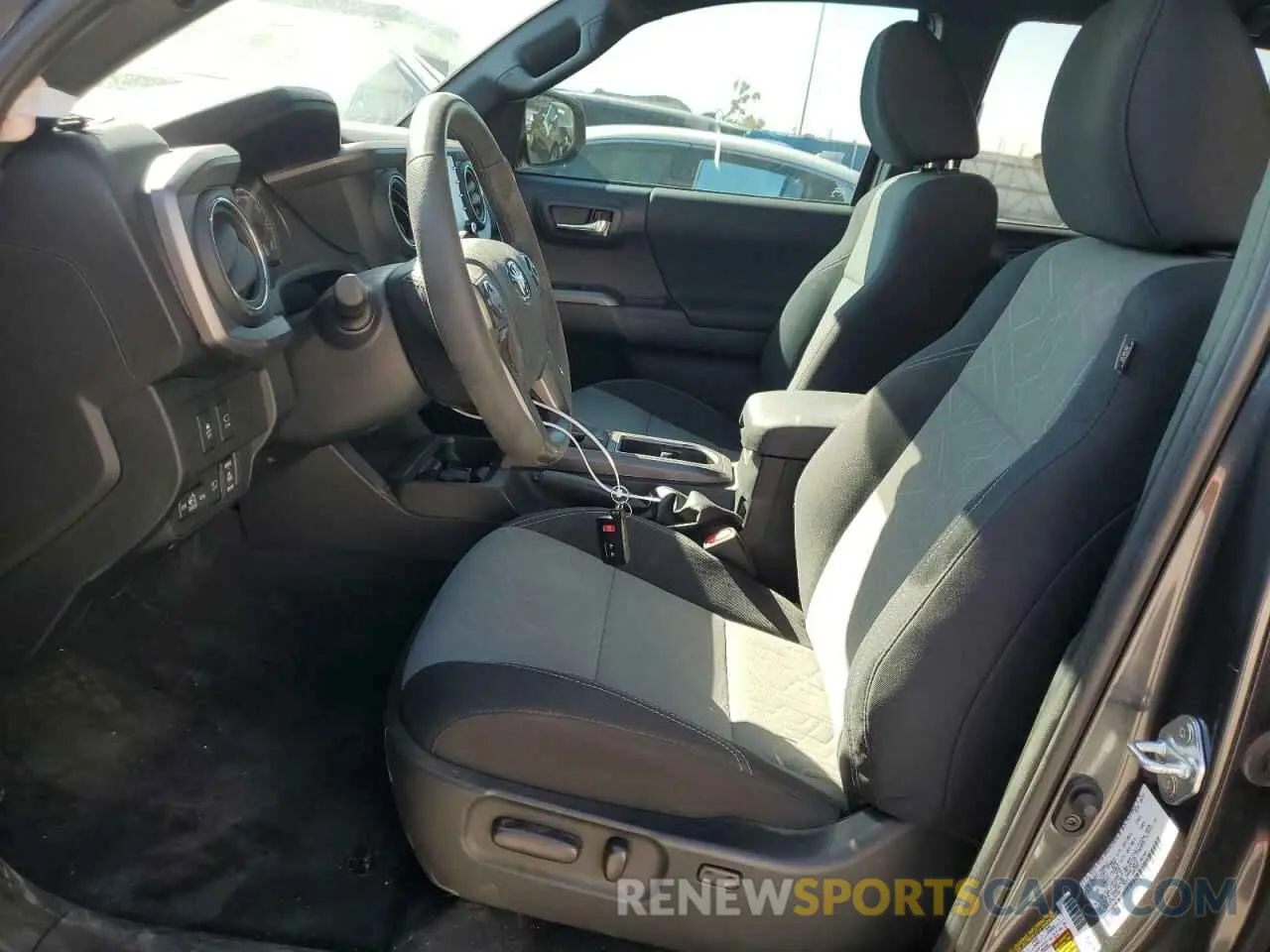 7 fotografías del automóvil dañado 3TMCZ5AN5PM634180 TOYOTA TACOMA 2023