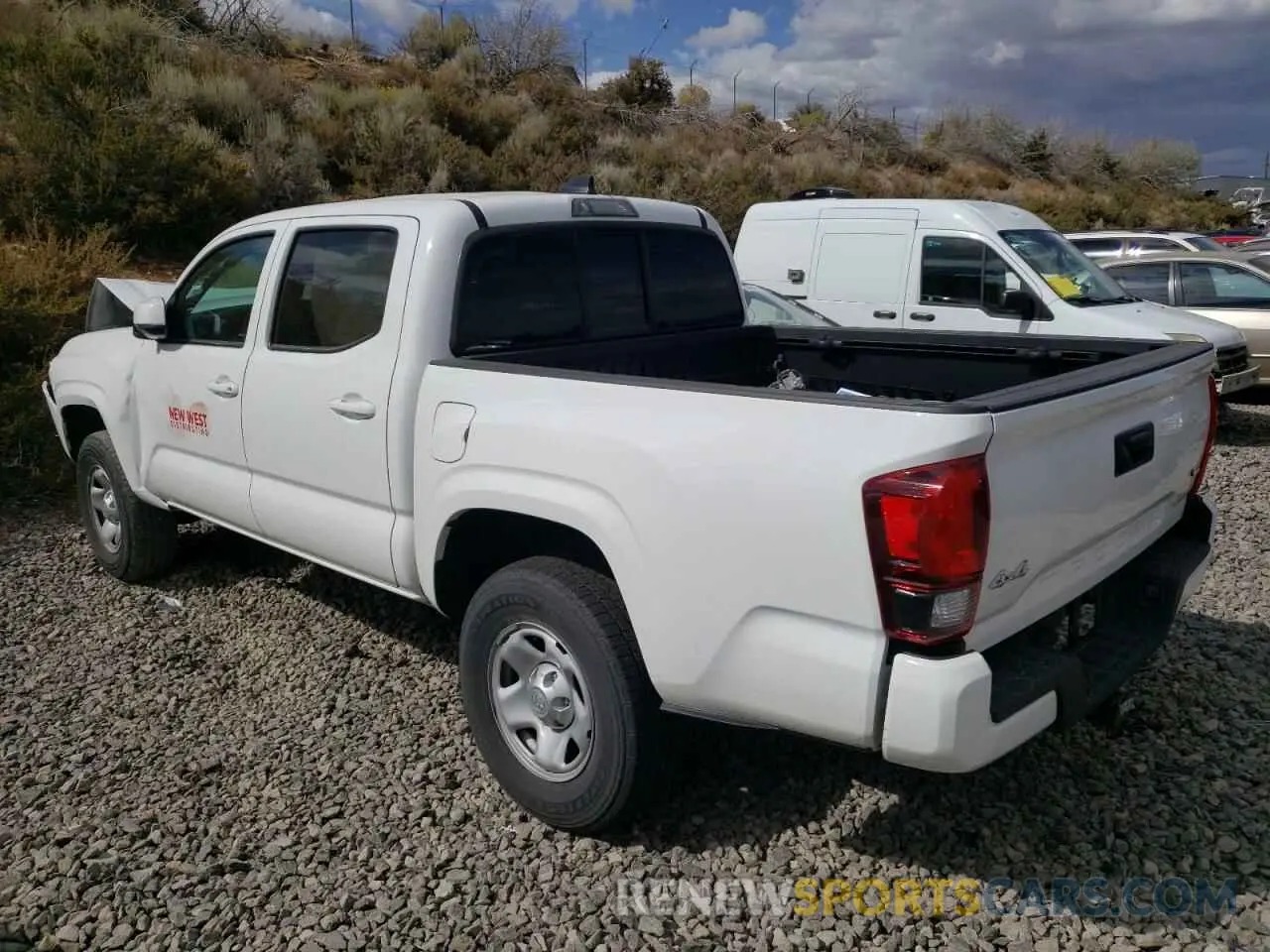 2 fotografías del automóvil dañado 3TMCZ5AN6PM558338 TOYOTA TACOMA 2023
