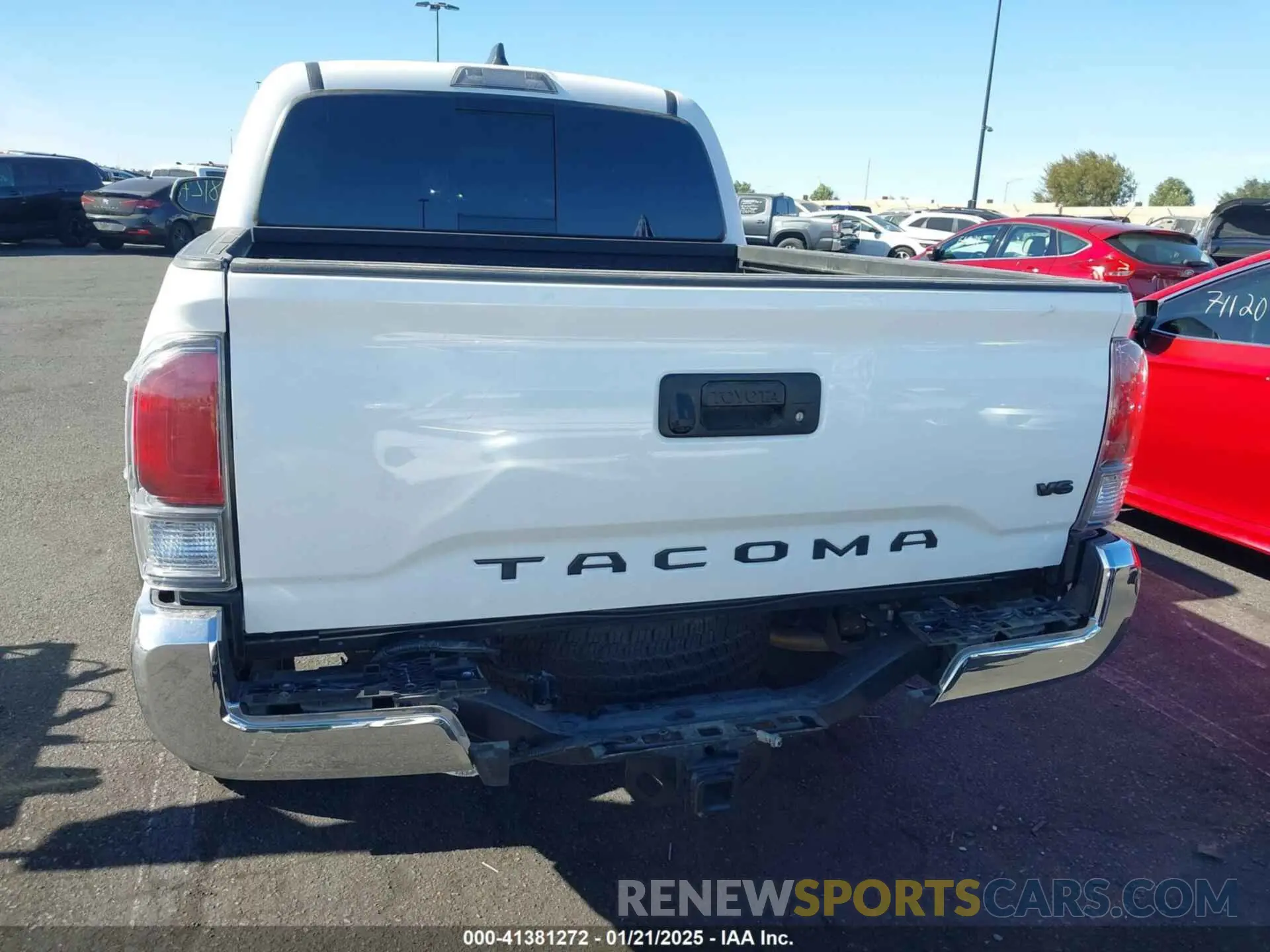 17 fotografías del automóvil dañado 3TMCZ5AN6PM575639 TOYOTA TACOMA 2023