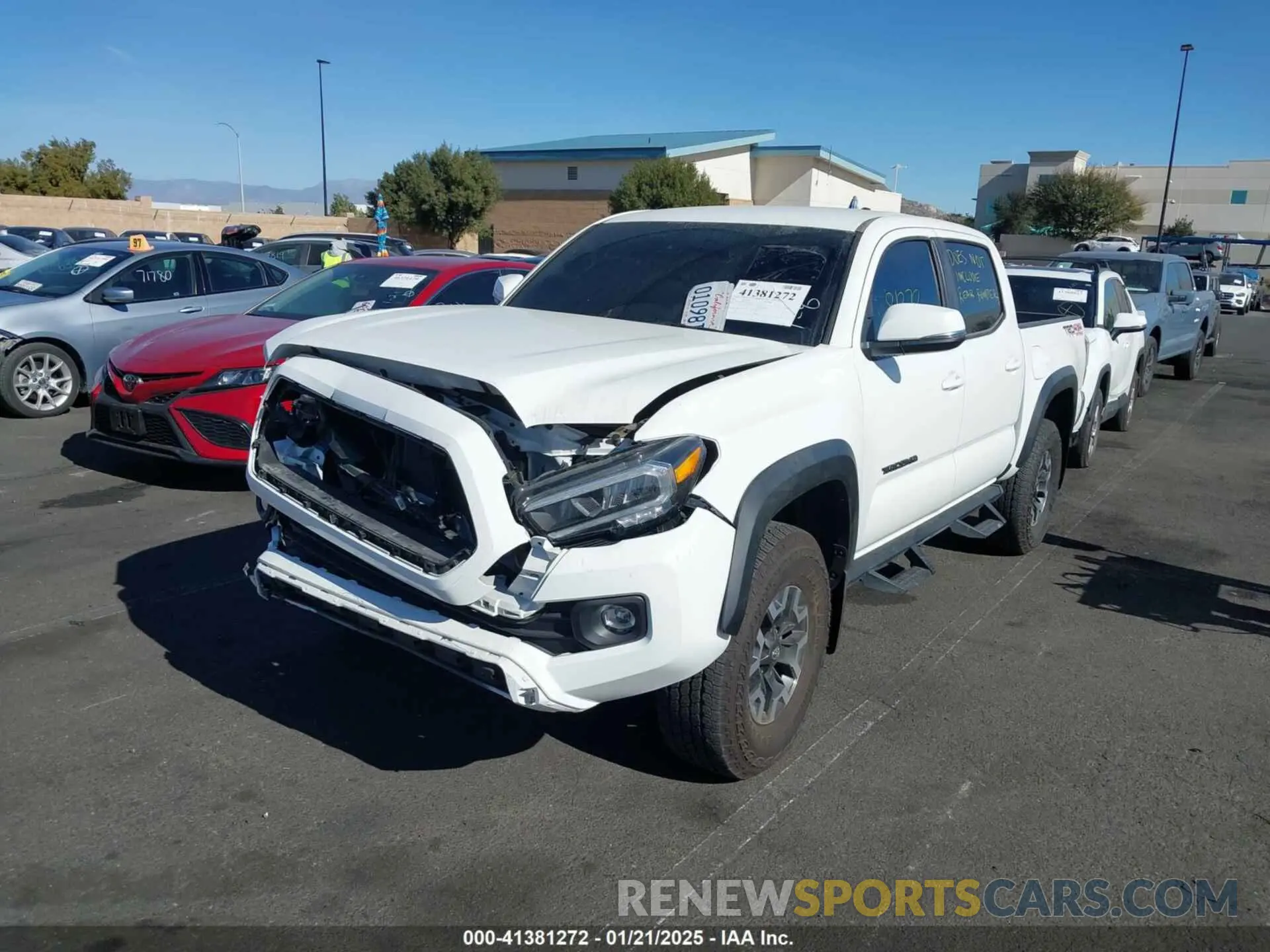 2 fotografías del automóvil dañado 3TMCZ5AN6PM575639 TOYOTA TACOMA 2023