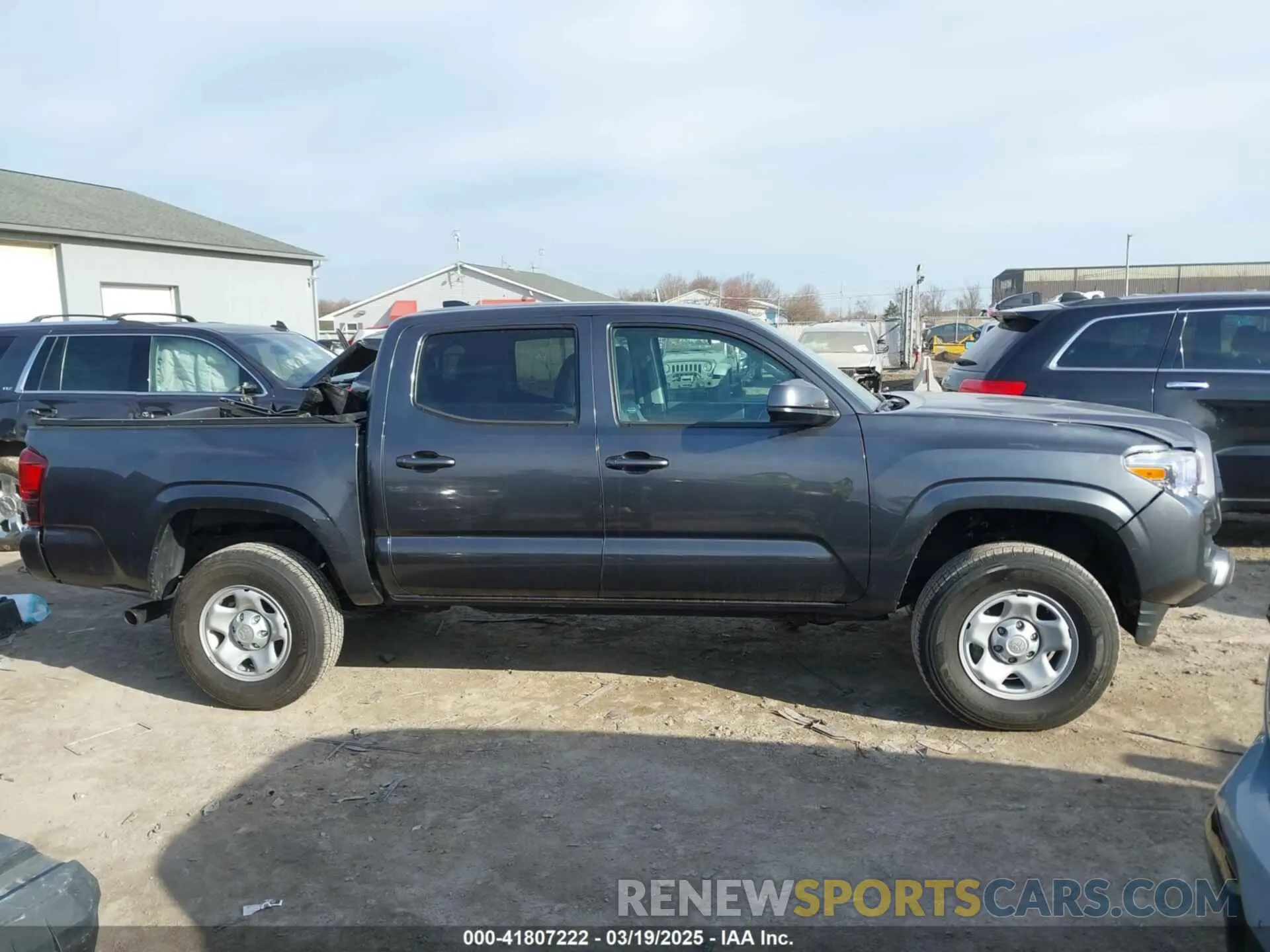 13 fotografías del automóvil dañado 3TMCZ5AN6PM606064 TOYOTA TACOMA 2023
