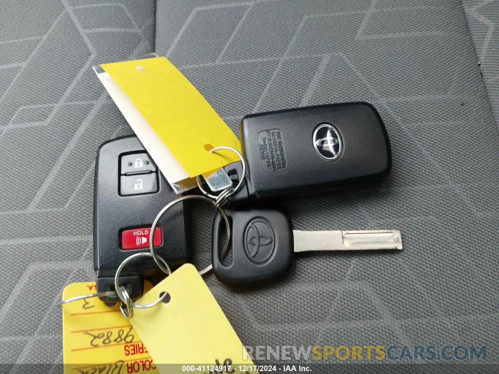 11 fotografías del automóvil dañado 3TMCZ5AN7PM569882 TOYOTA TACOMA 2023
