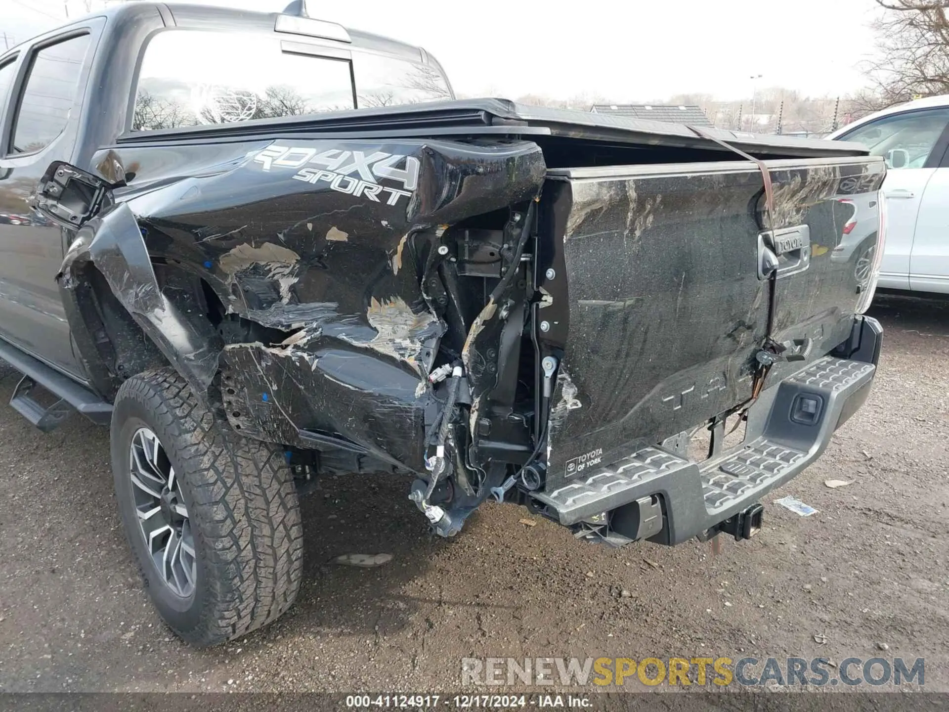 17 fotografías del automóvil dañado 3TMCZ5AN7PM569882 TOYOTA TACOMA 2023