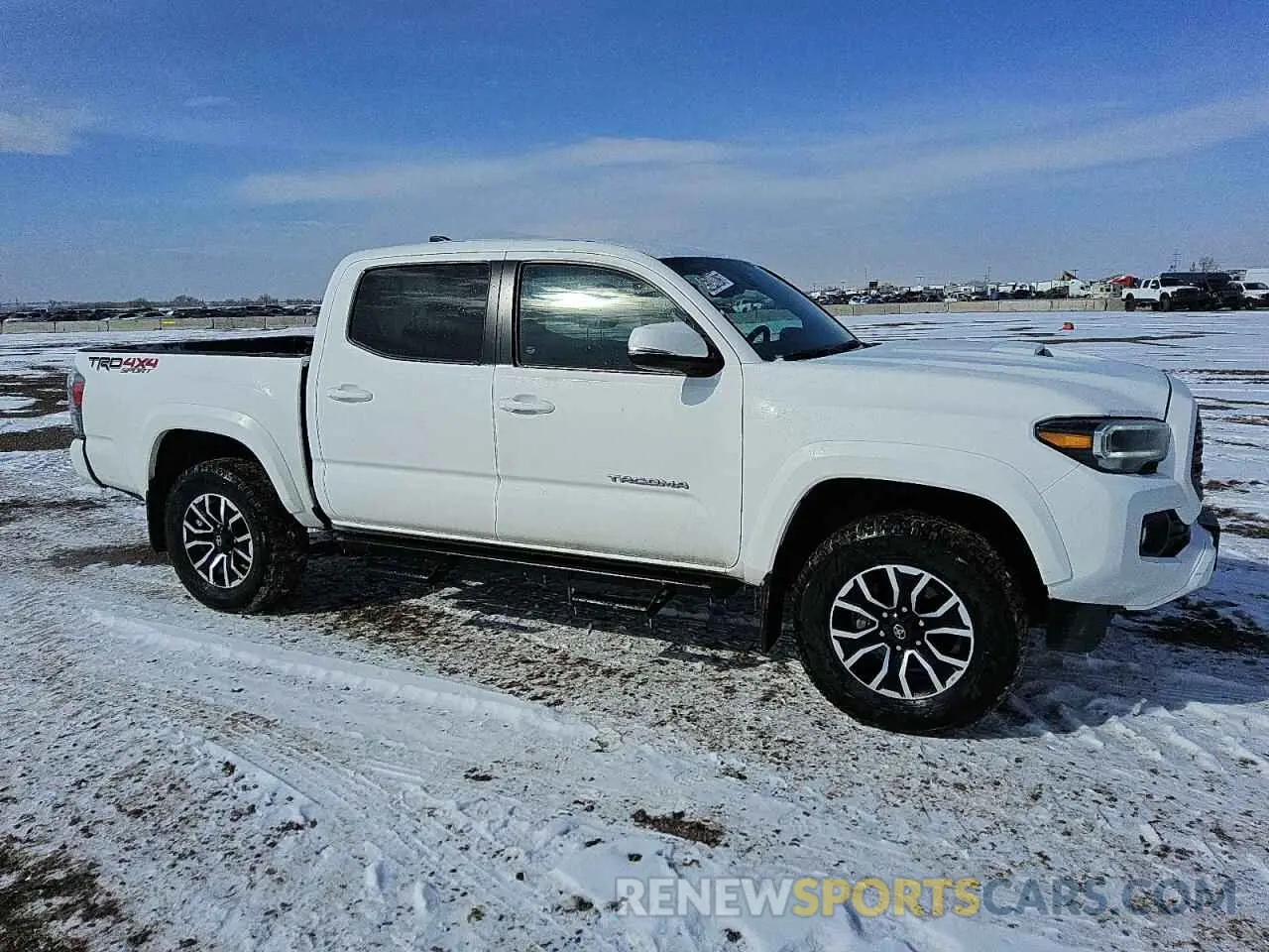 4 fotografías del automóvil dañado 3TMCZ5AN7PM585502 TOYOTA TACOMA 2023