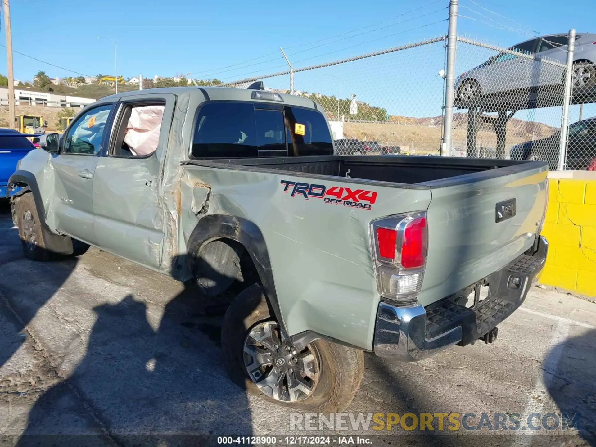 3 fotografías del automóvil dañado 3TMCZ5AN7PM606302 TOYOTA TACOMA 2023