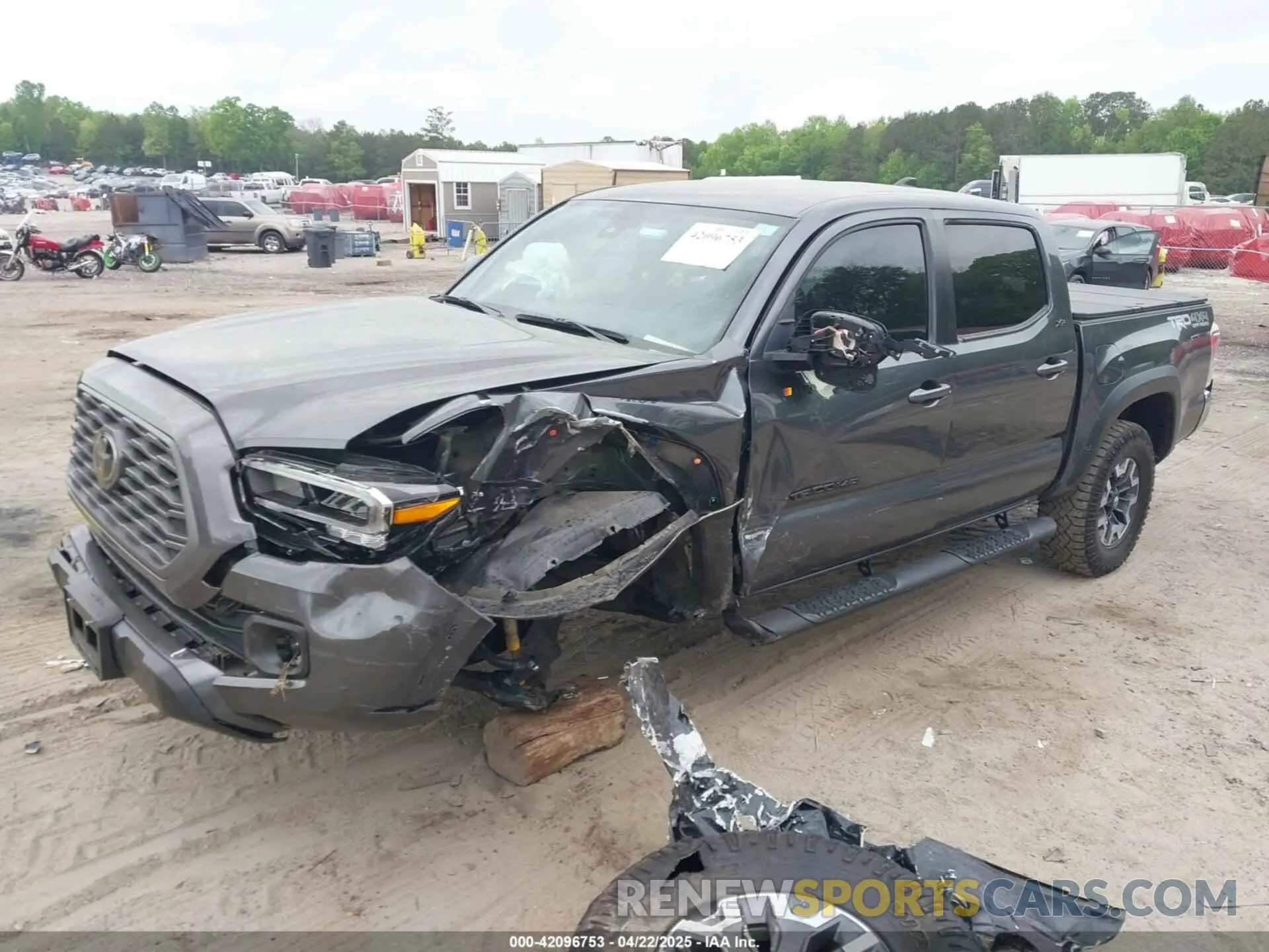 2 fotografías del automóvil dañado 3TMCZ5AN7PM614741 TOYOTA TACOMA 2023
