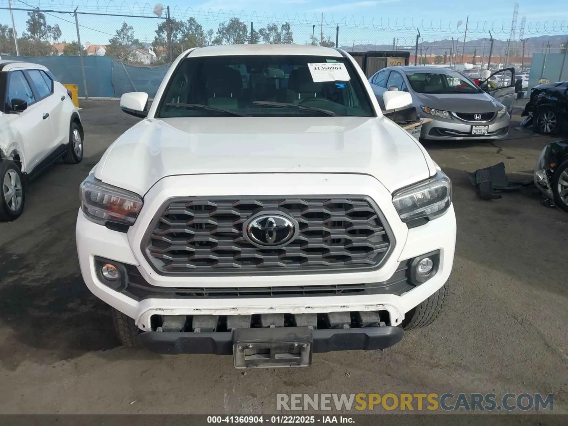 13 fotografías del automóvil dañado 3TMCZ5AN7PM638828 TOYOTA TACOMA 2023