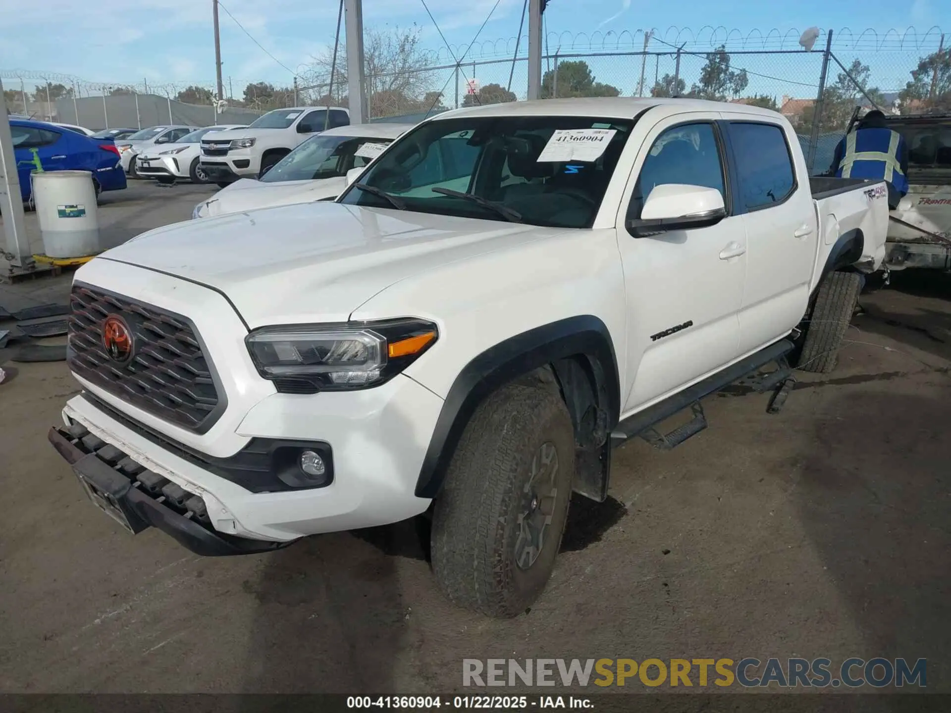 2 fotografías del automóvil dañado 3TMCZ5AN7PM638828 TOYOTA TACOMA 2023
