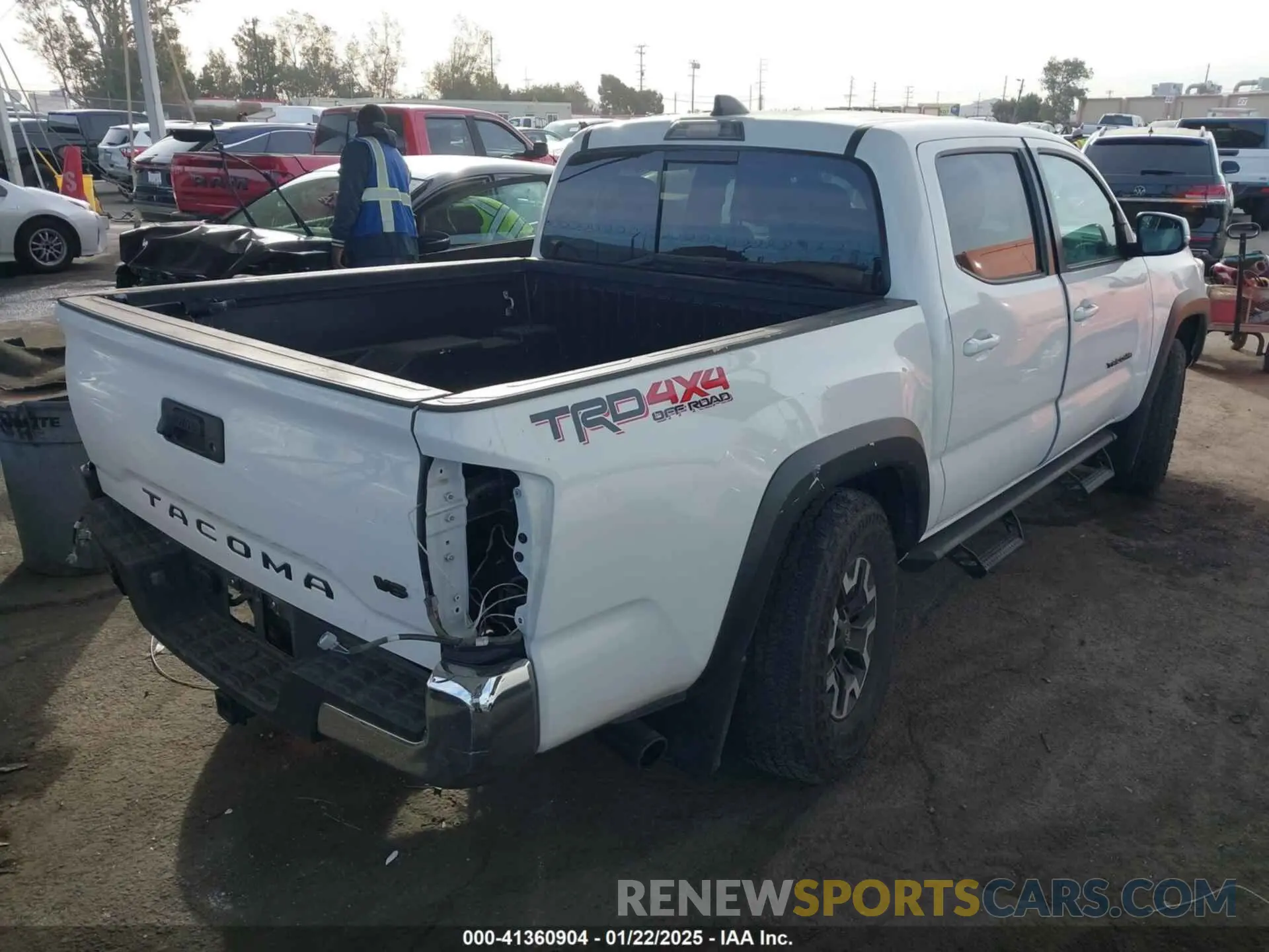 4 fotografías del automóvil dañado 3TMCZ5AN7PM638828 TOYOTA TACOMA 2023