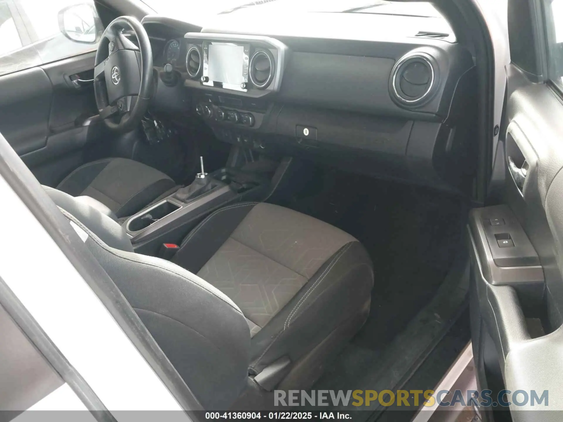 5 fotografías del automóvil dañado 3TMCZ5AN7PM638828 TOYOTA TACOMA 2023