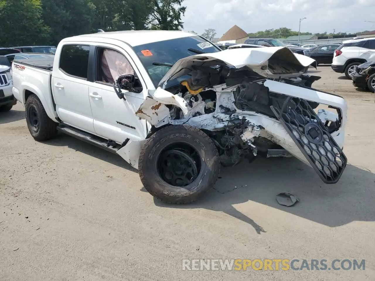 4 fotografías del automóvil dañado 3TMCZ5AN7PM643818 TOYOTA TACOMA 2023