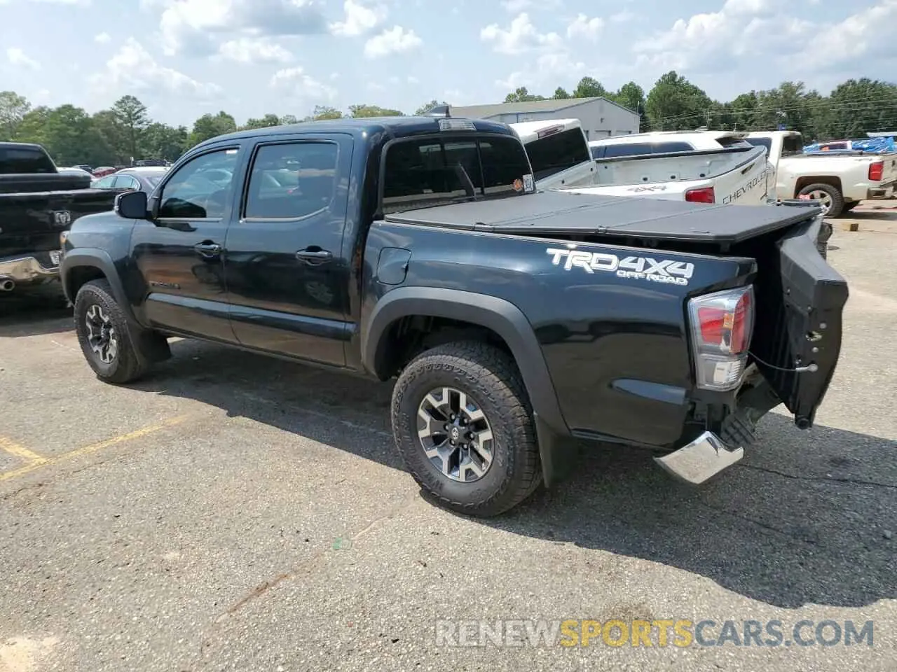 2 fotografías del automóvil dañado 3TMCZ5AN7PM644841 TOYOTA TACOMA 2023