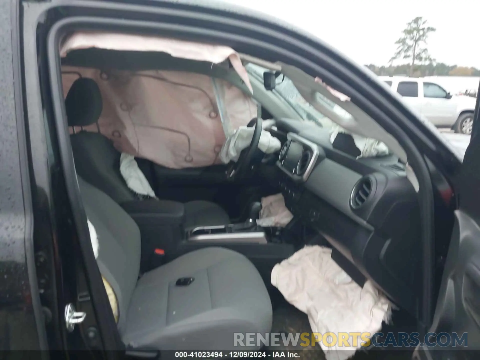 5 fotografías del automóvil dañado 3TMCZ5AN7PM653331 TOYOTA TACOMA 2023