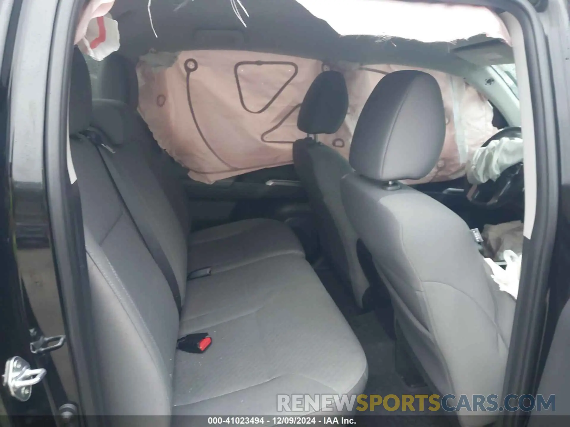 8 fotografías del automóvil dañado 3TMCZ5AN7PM653331 TOYOTA TACOMA 2023
