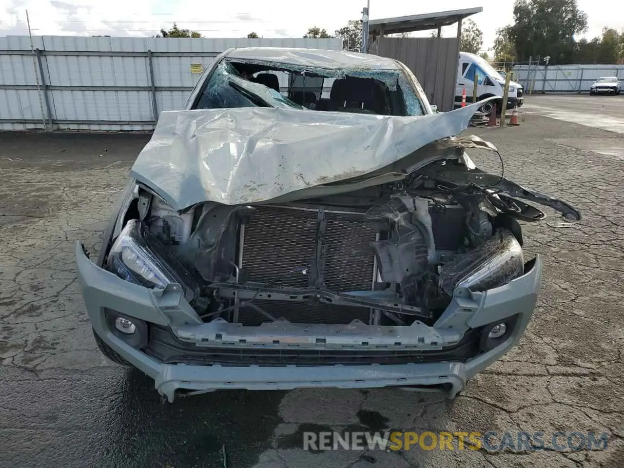 5 fotografías del automóvil dañado 3TMCZ5AN8PM548667 TOYOTA TACOMA 2023