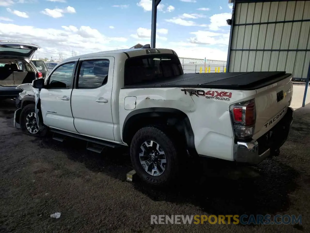 2 fotografías del automóvil dañado 3TMCZ5AN8PM549737 TOYOTA TACOMA 2023