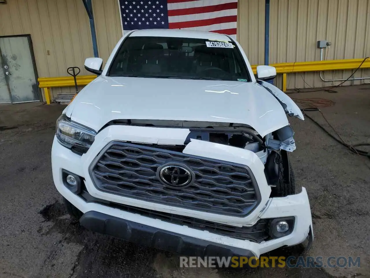 5 fotografías del automóvil dañado 3TMCZ5AN8PM549737 TOYOTA TACOMA 2023