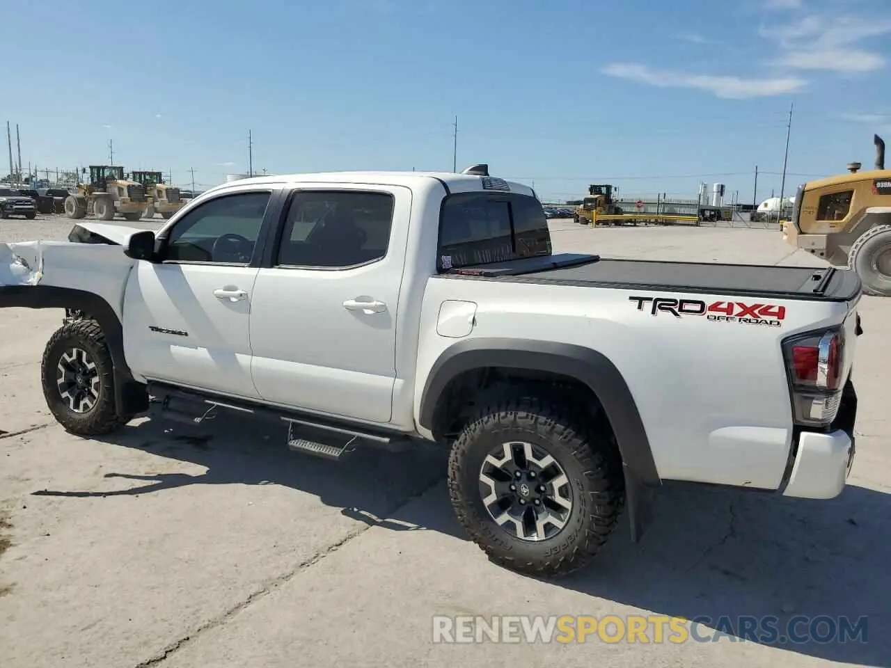 2 fotografías del automóvil dañado 3TMCZ5AN8PM589655 TOYOTA TACOMA 2023