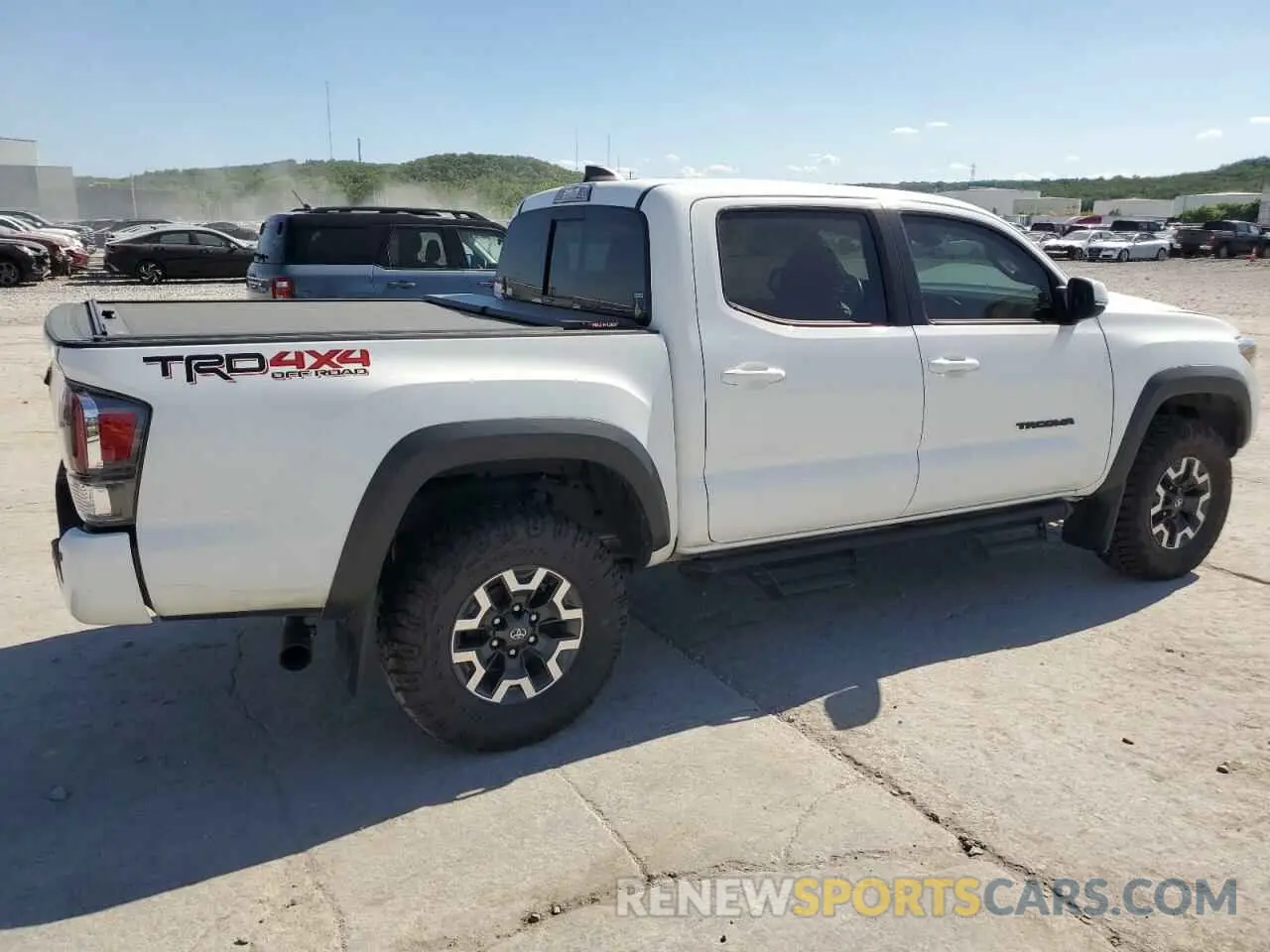 3 fotografías del automóvil dañado 3TMCZ5AN8PM589655 TOYOTA TACOMA 2023