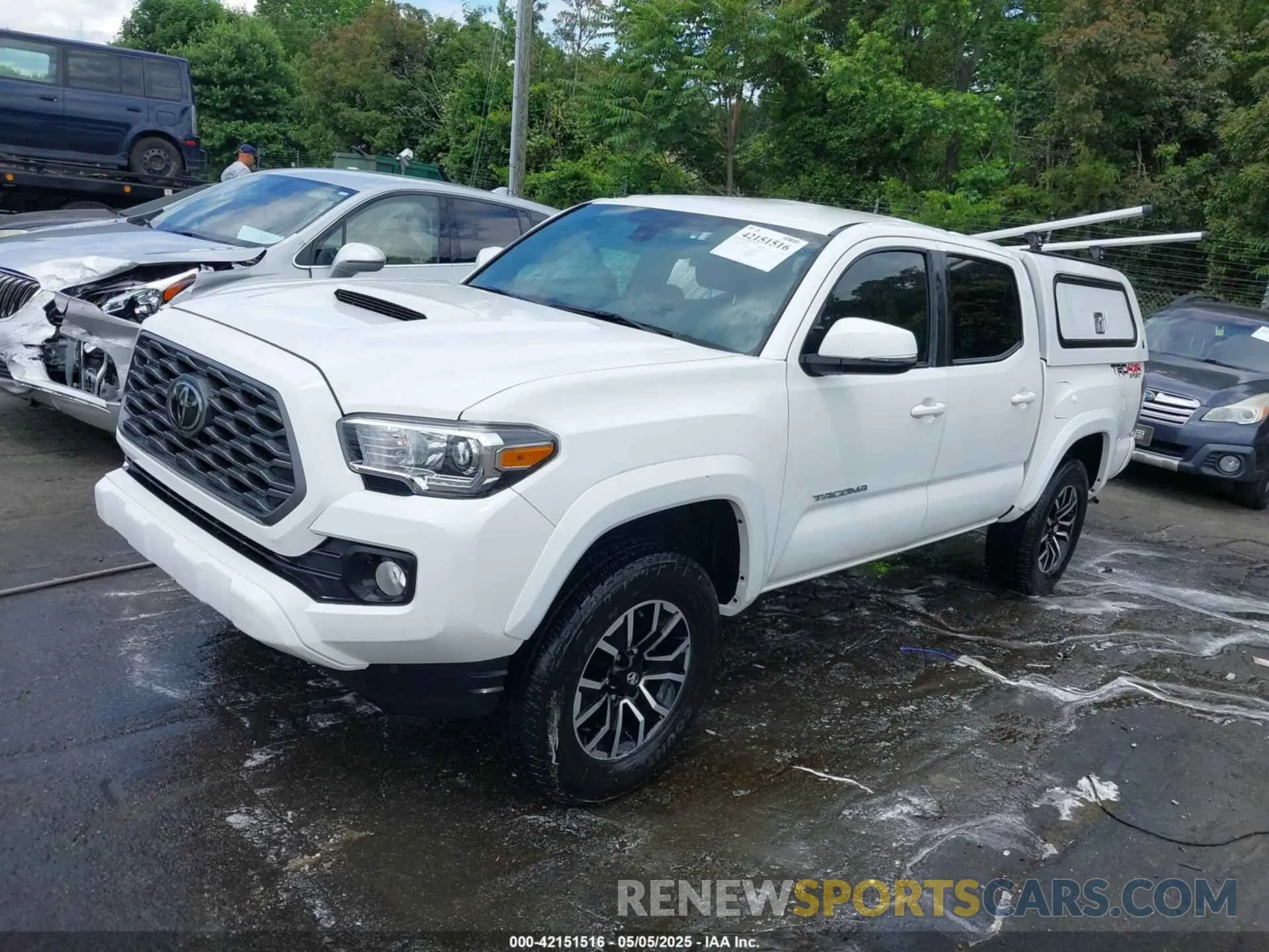 2 fotografías del automóvil dañado 3TMCZ5AN8PM629765 TOYOTA TACOMA 2023