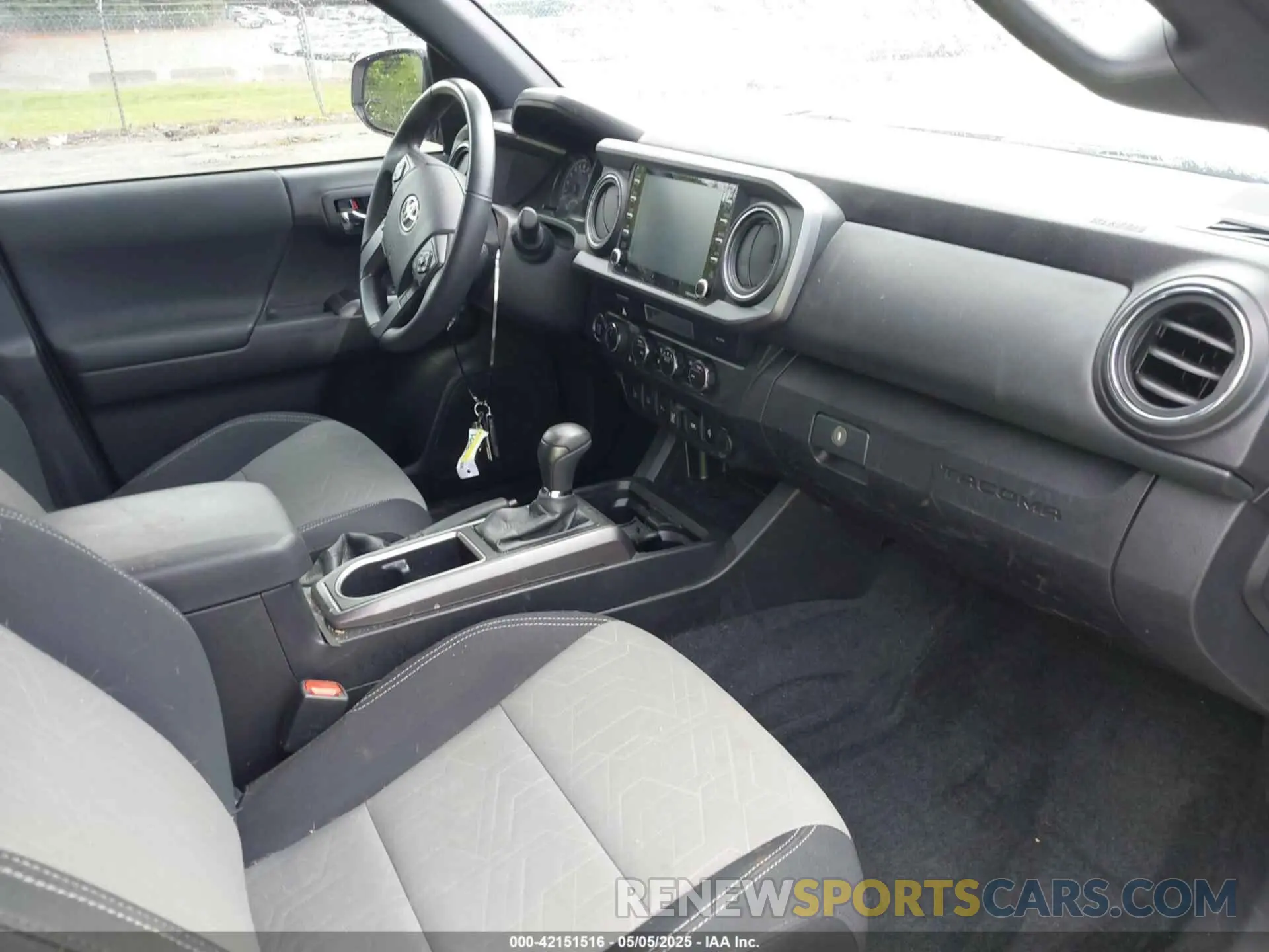 5 fotografías del automóvil dañado 3TMCZ5AN8PM629765 TOYOTA TACOMA 2023