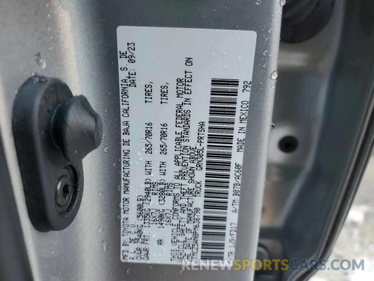 12 fotografías del automóvil dañado 3TMCZ5AN8PM638790 TOYOTA TACOMA 2023