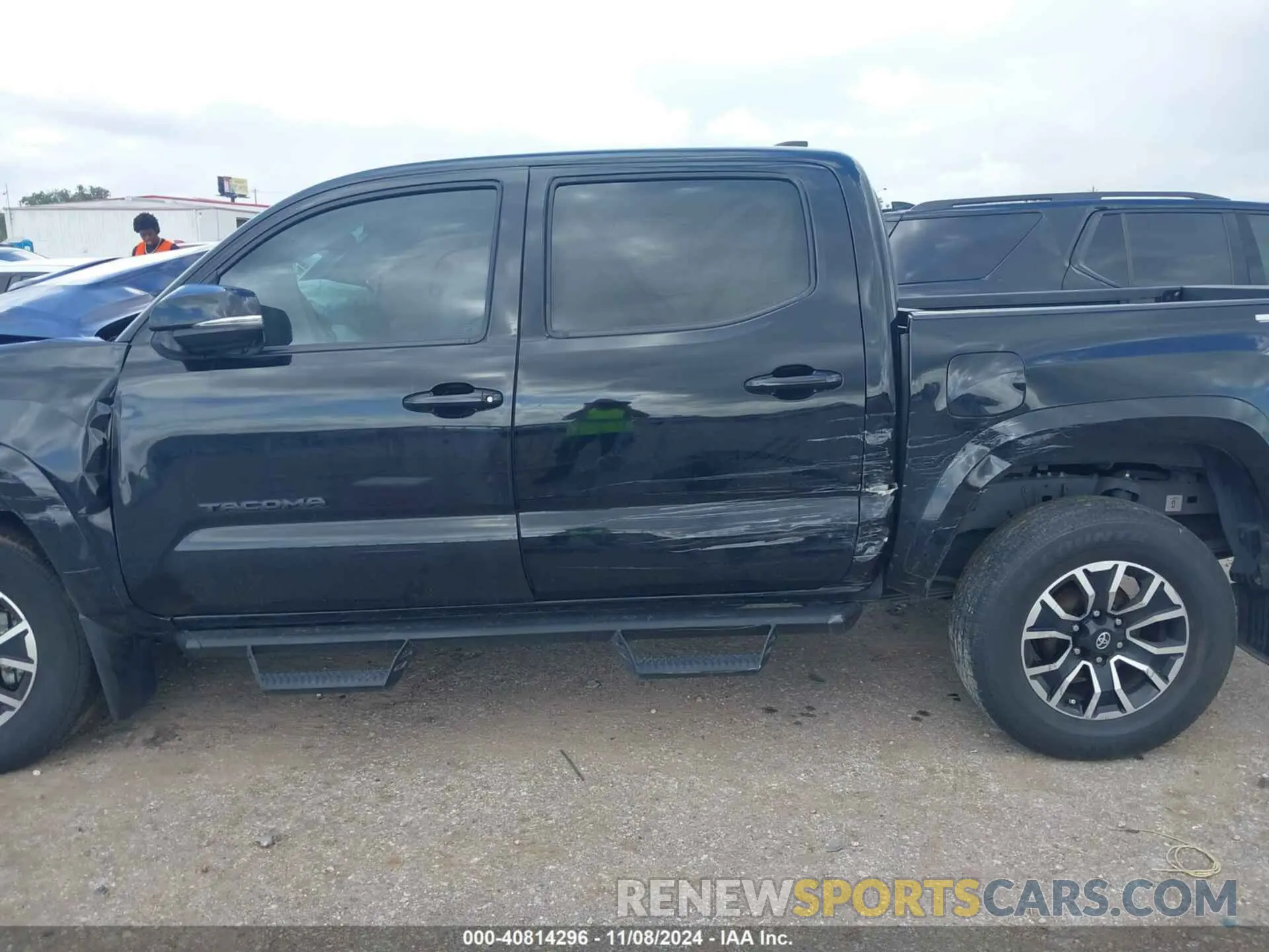 14 fotografías del automóvil dañado 3TMCZ5AN8PM644718 TOYOTA TACOMA 2023