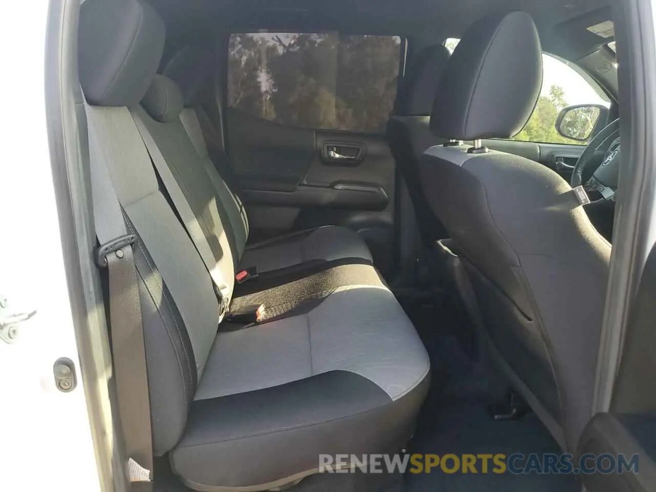 10 fotografías del automóvil dañado 3TMCZ5AN9PM542523 TOYOTA TACOMA 2023