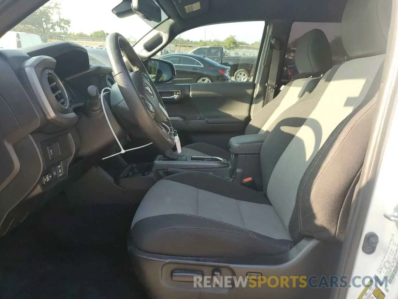 7 fotografías del automóvil dañado 3TMCZ5AN9PM542523 TOYOTA TACOMA 2023