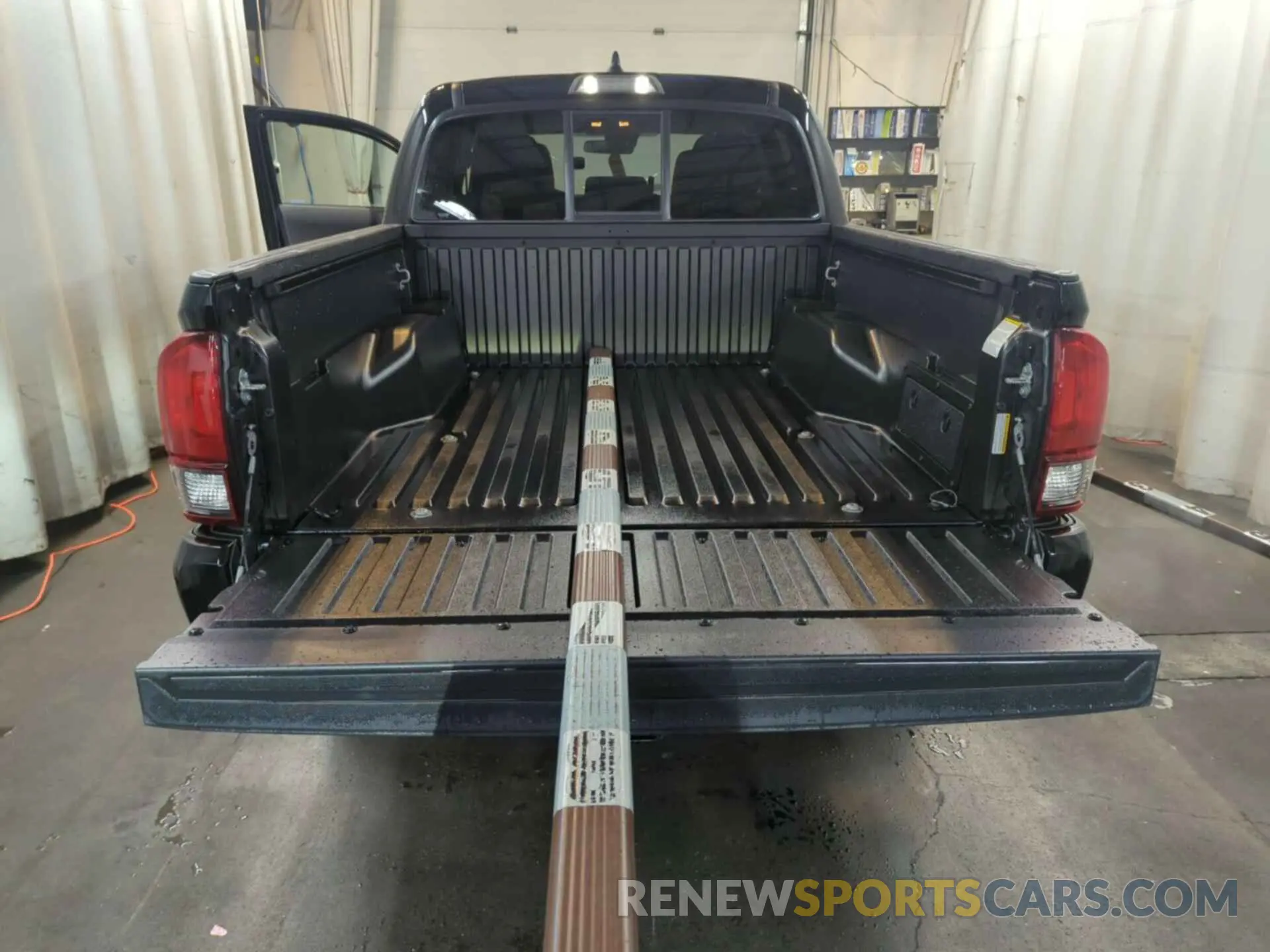 8 fotografías del automóvil dañado 3TMCZ5ANXPM542904 TOYOTA TACOMA 2023