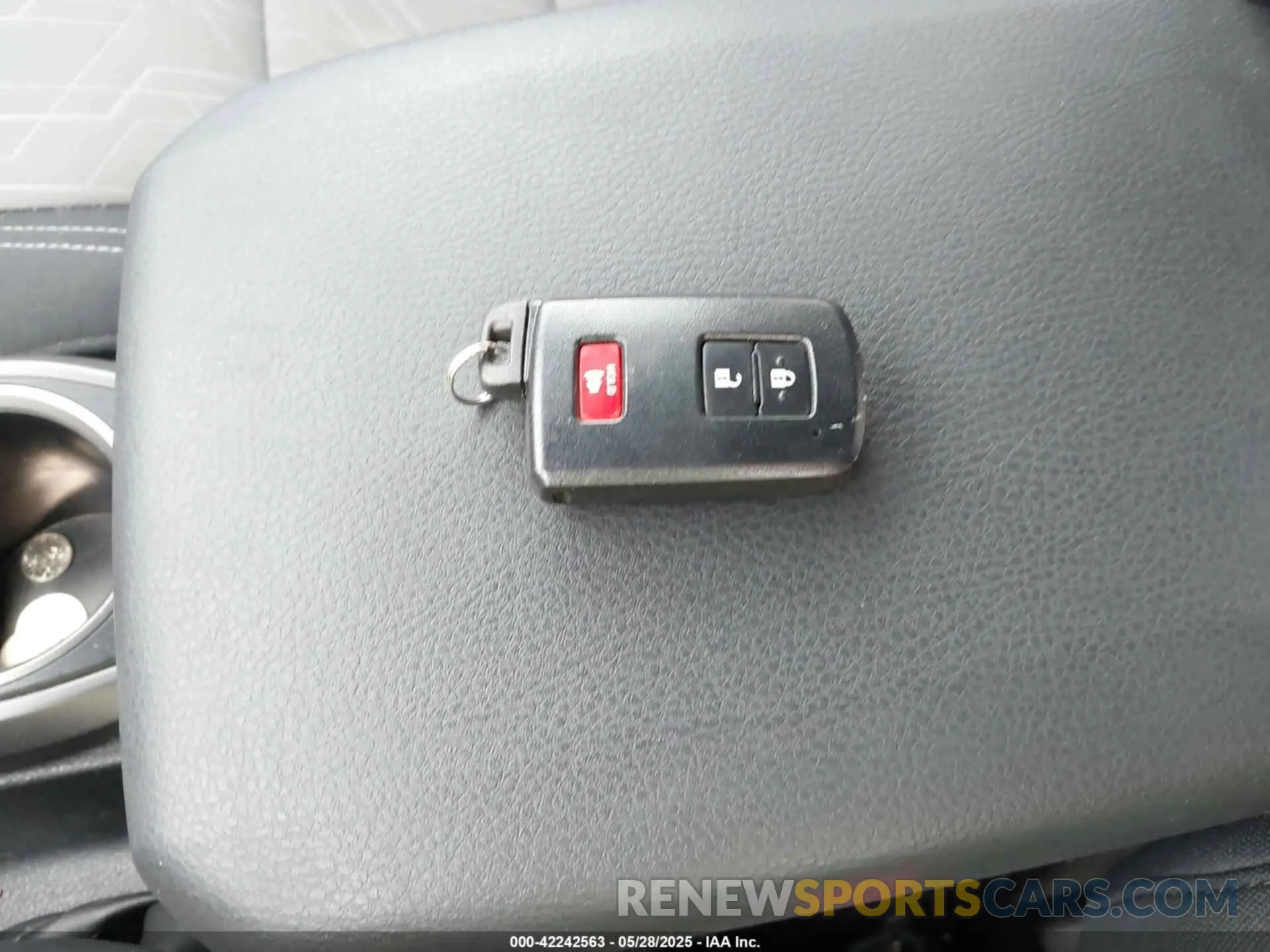 11 fotografías del automóvil dañado 3TMDZ5BN0PM153028 TOYOTA TACOMA 2023