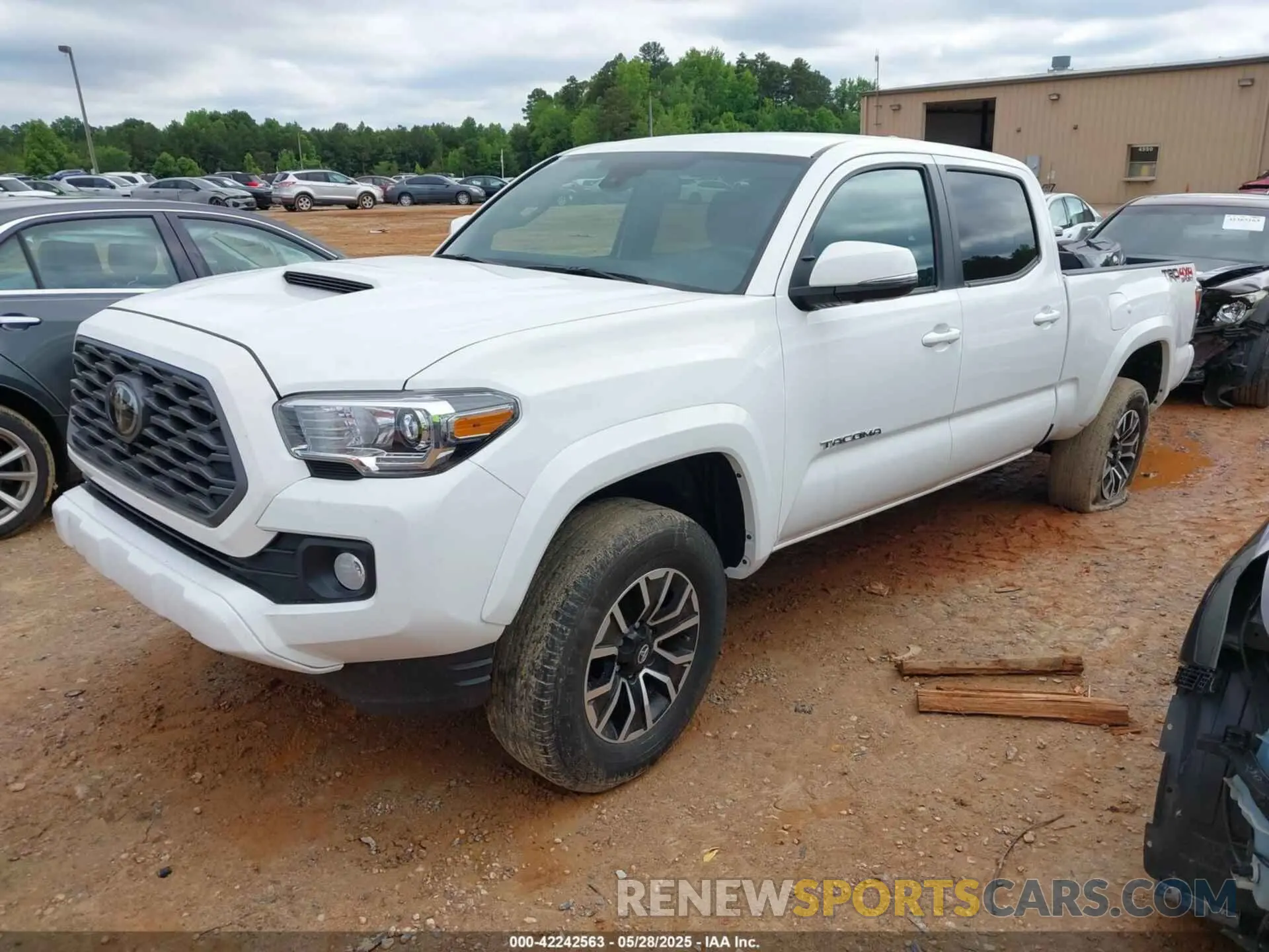 2 fotografías del automóvil dañado 3TMDZ5BN0PM153028 TOYOTA TACOMA 2023