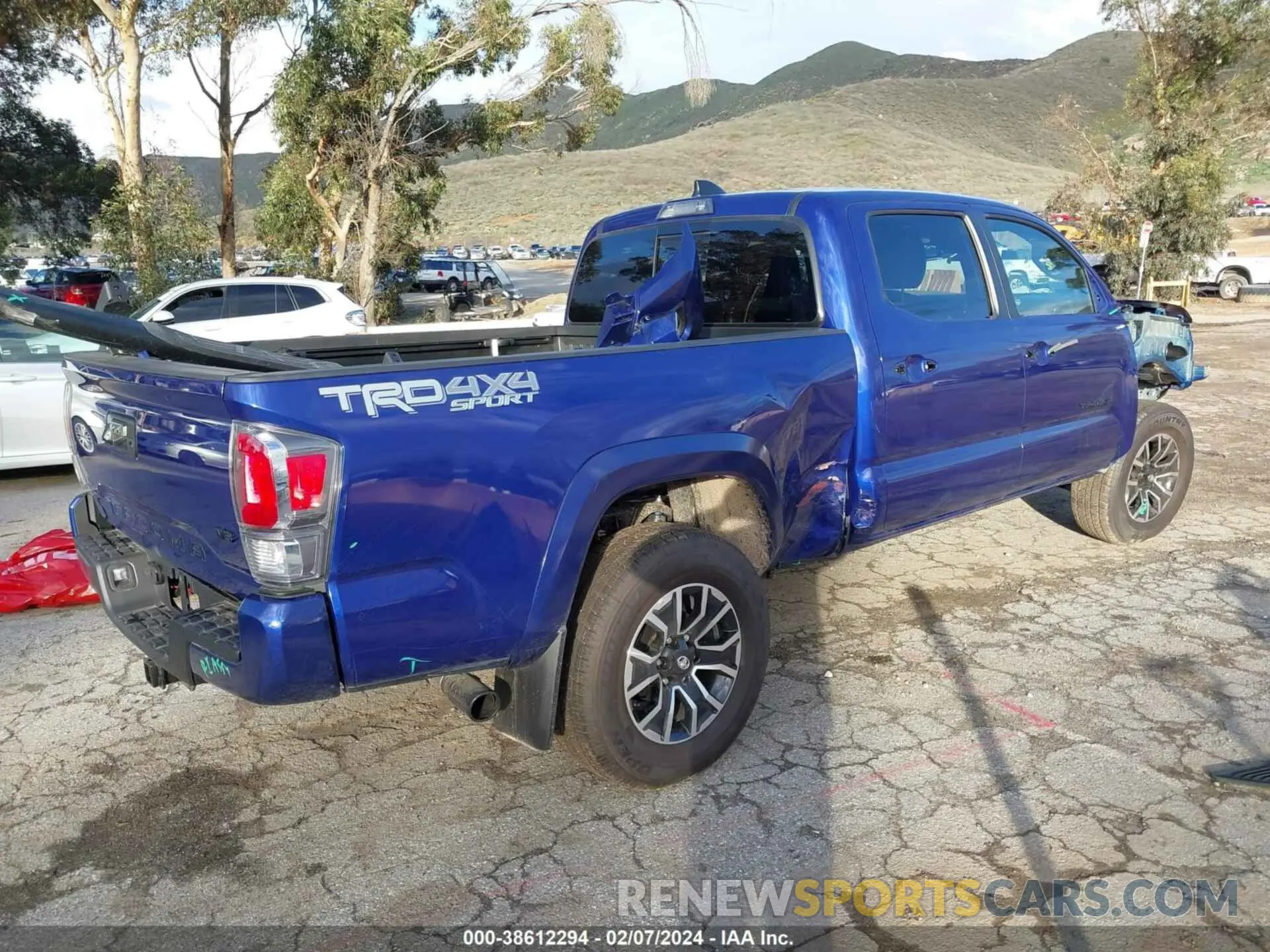 4 fotografías del automóvil dañado 3TMDZ5BN0PM166037 TOYOTA TACOMA 2023