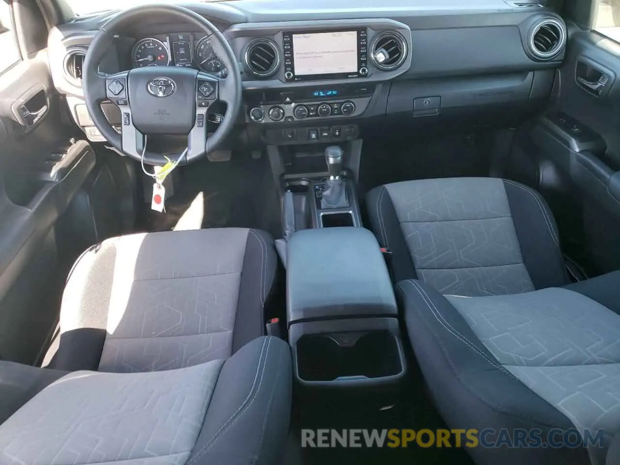 8 fotografías del automóvil dañado 3TMDZ5BN3PM164962 TOYOTA TACOMA 2023