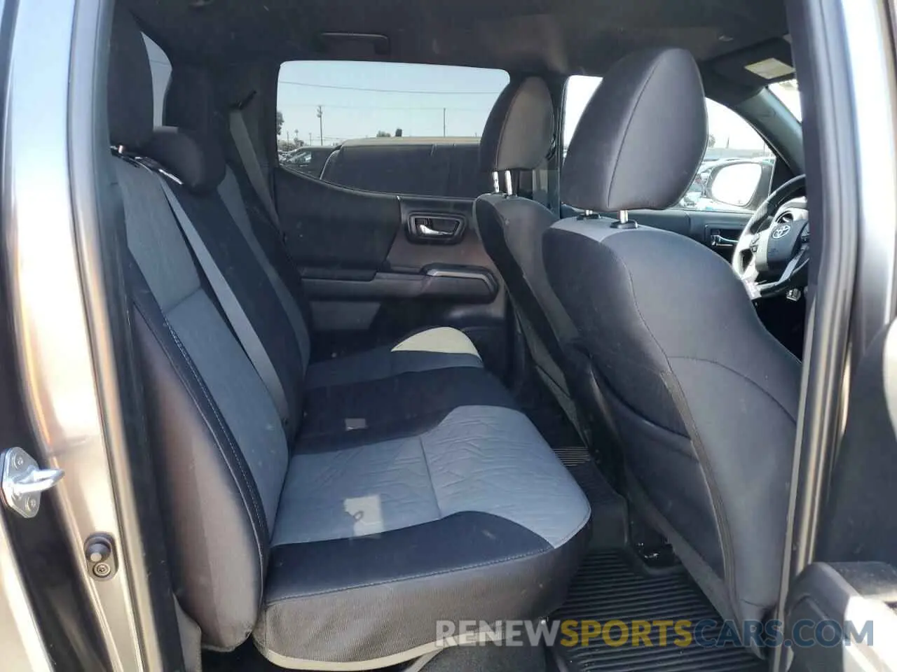 10 fotografías del automóvil dañado 3TMDZ5BN4PM163819 TOYOTA TACOMA 2023