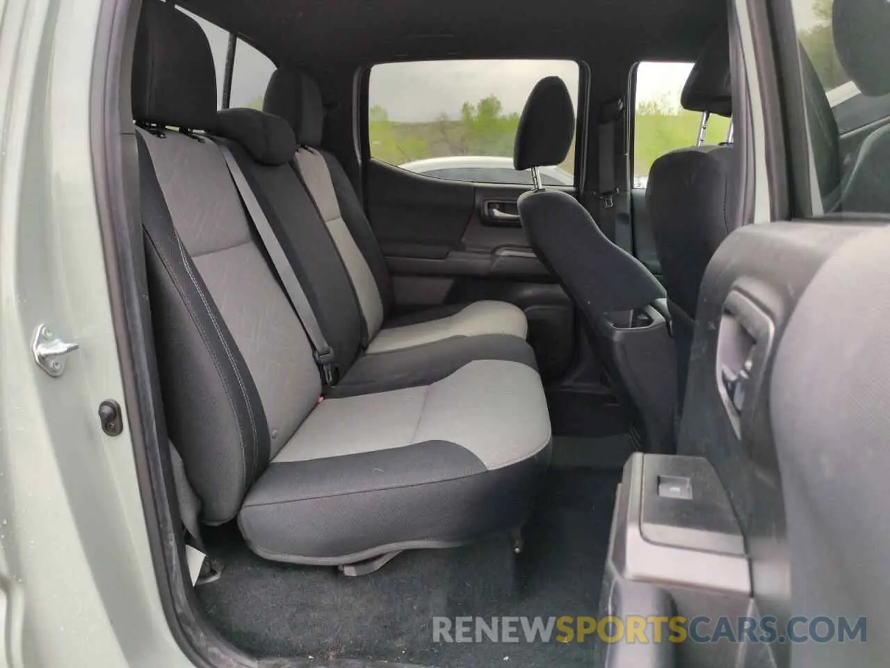 10 fotografías del automóvil dañado 3TMDZ5BN6PM145175 TOYOTA TACOMA 2023