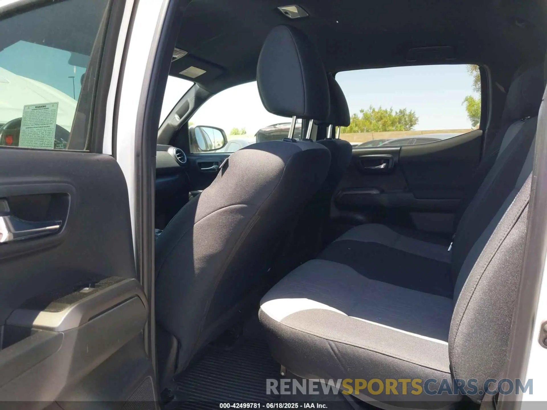 8 fotografías del automóvil dañado 3TMDZ5BN7PM159618 TOYOTA TACOMA 2023