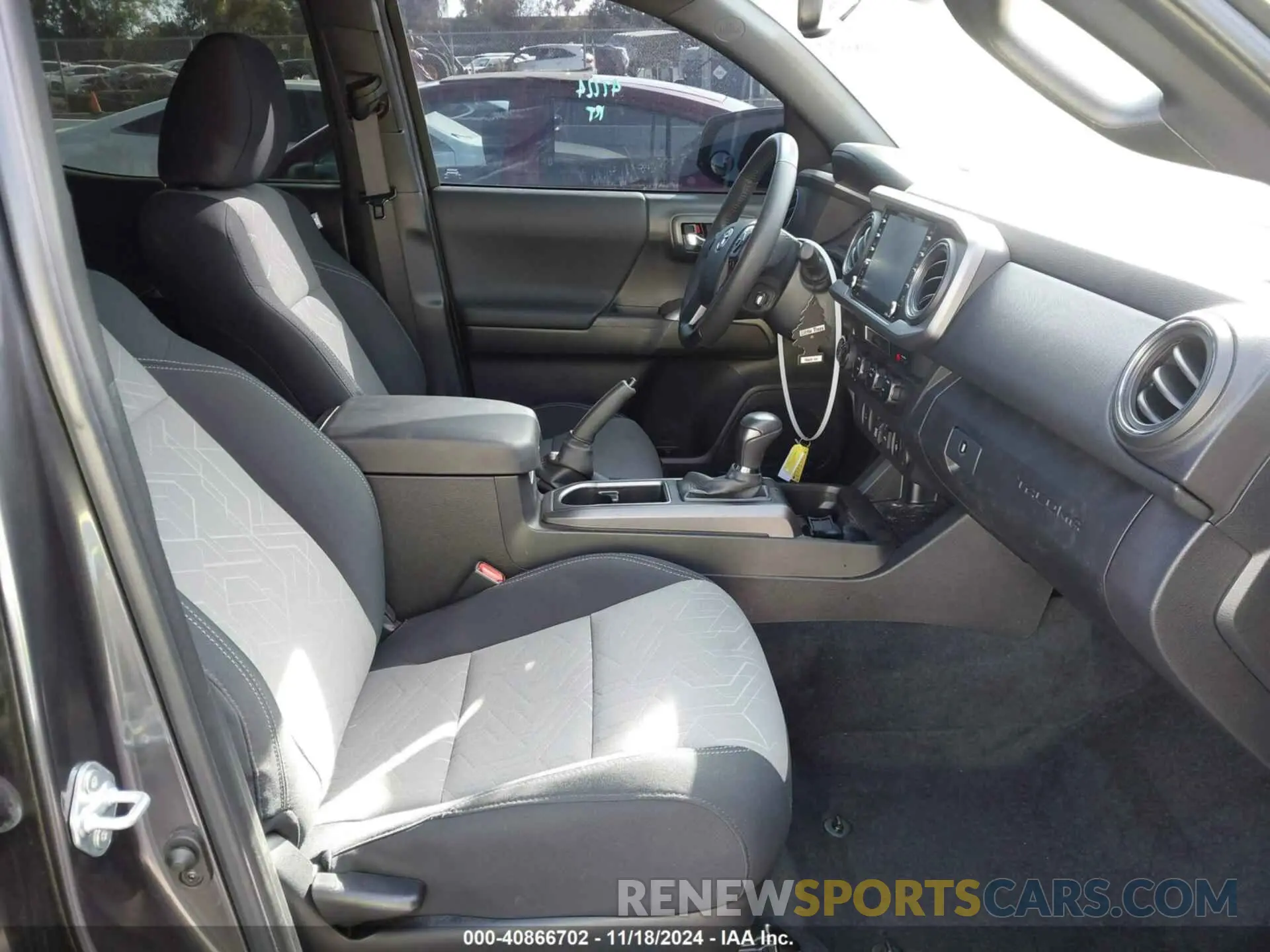 5 fotografías del automóvil dañado 3TMDZ5BN7PM164267 TOYOTA TACOMA 2023