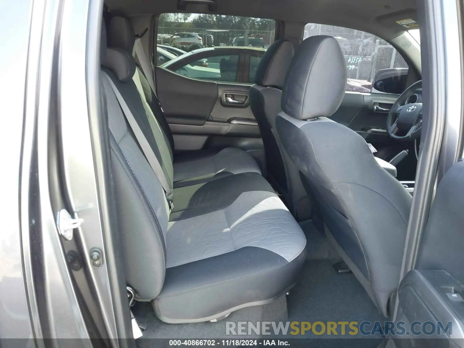 8 fotografías del automóvil dañado 3TMDZ5BN7PM164267 TOYOTA TACOMA 2023