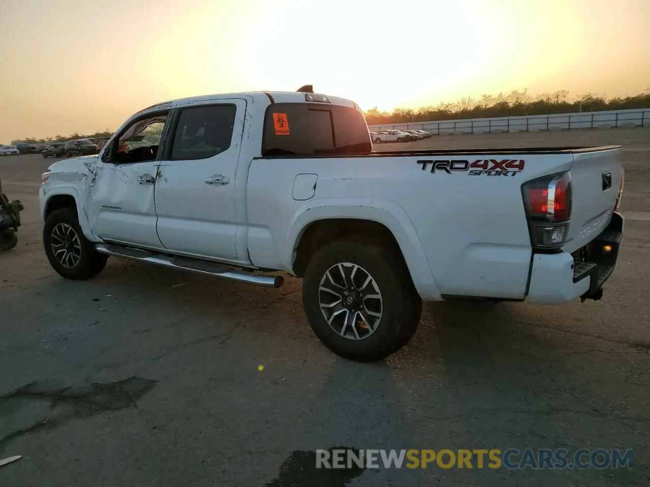 2 fotografías del automóvil dañado 3TMDZ5BN8PM142486 TOYOTA TACOMA 2023