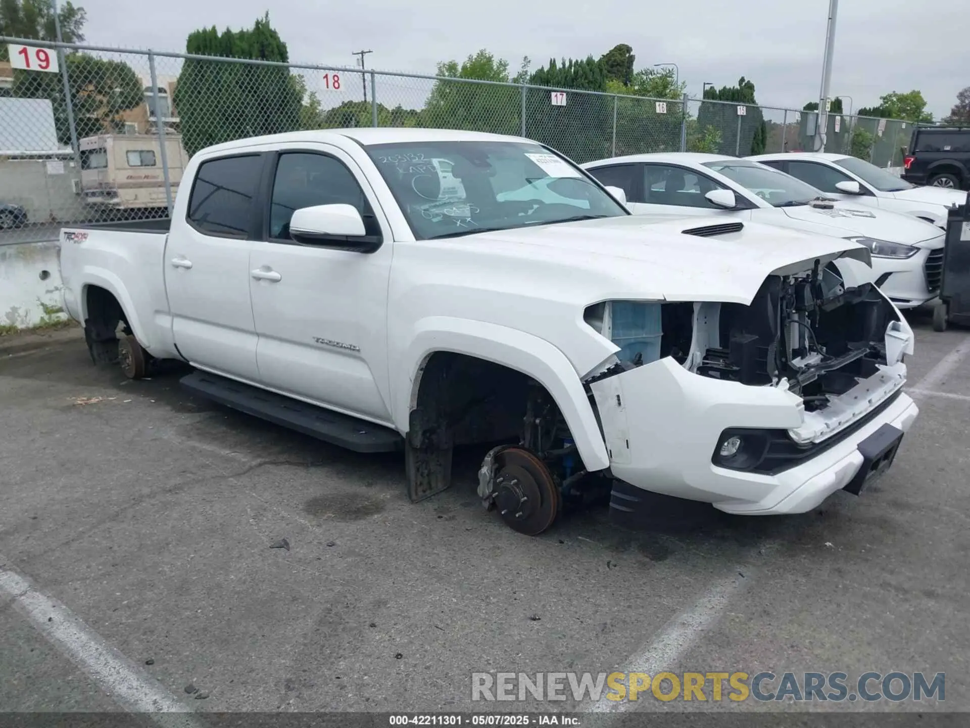 1 fotografías del automóvil dañado 3TMDZ5BN8PM167825 TOYOTA TACOMA 2023