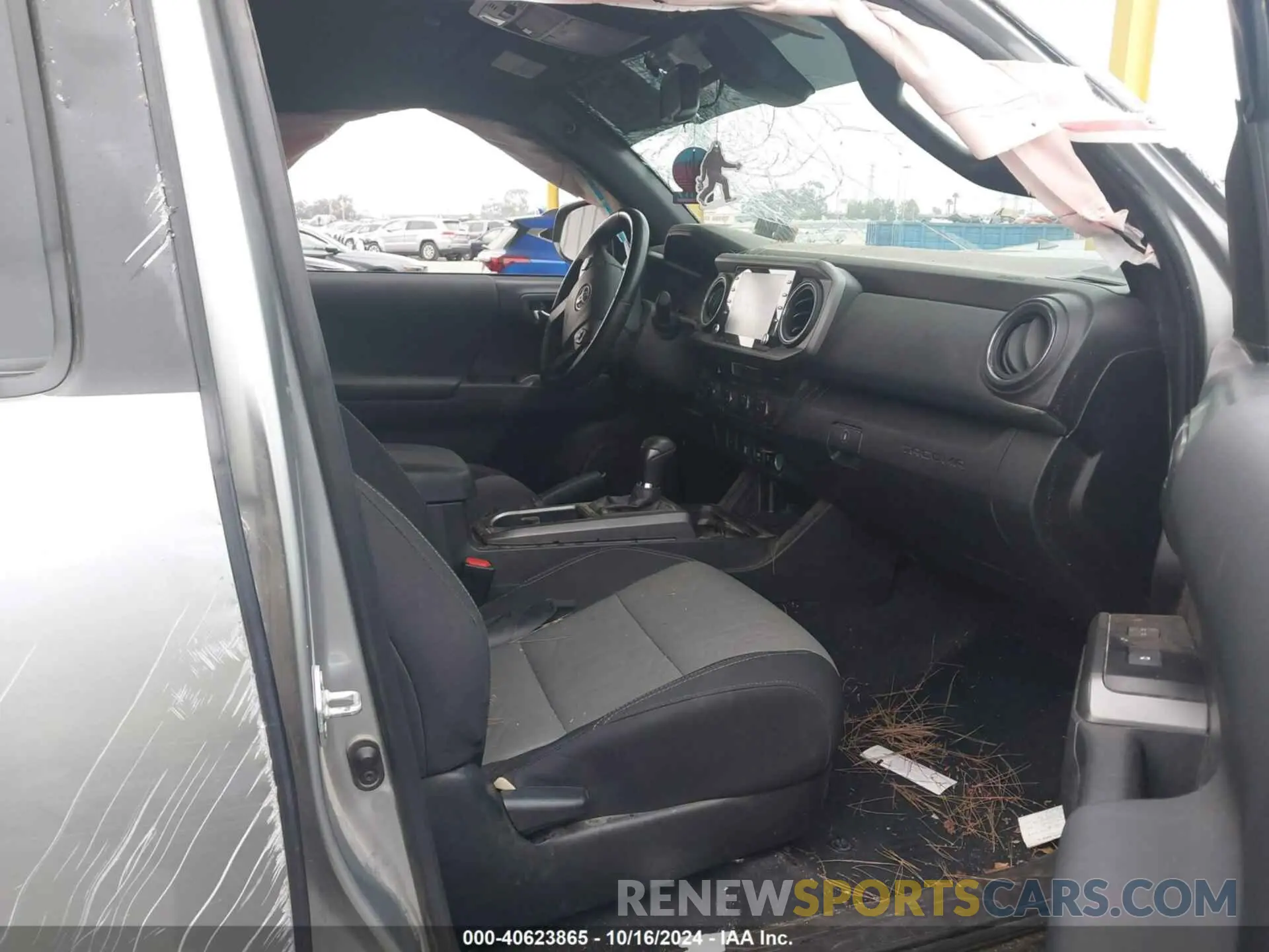 5 fotografías del automóvil dañado 3TMDZ5BNXPM153666 TOYOTA TACOMA 2023