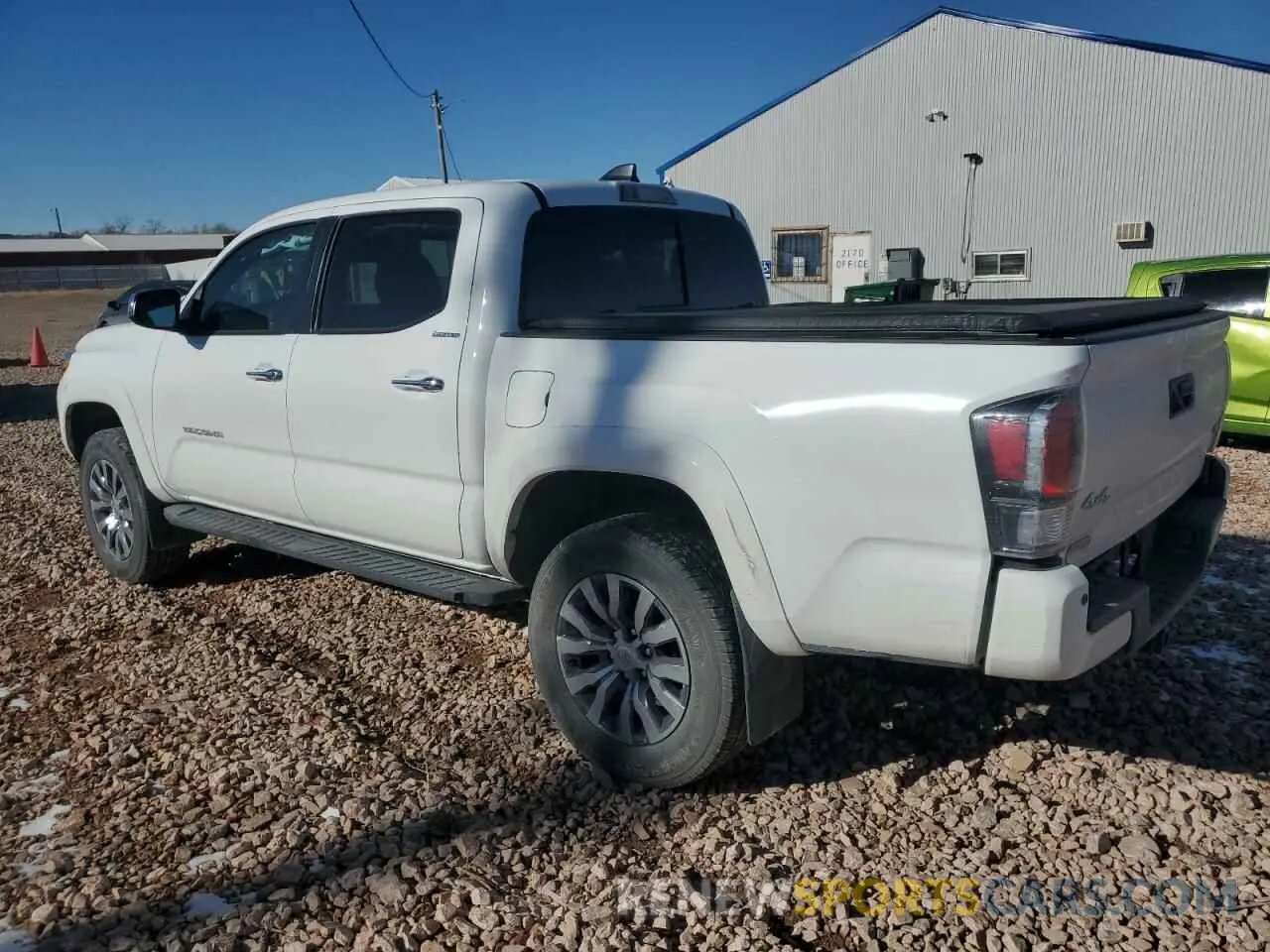 2 fotografías del automóvil dañado 3TMGZ5AN8PM556009 TOYOTA TACOMA 2023