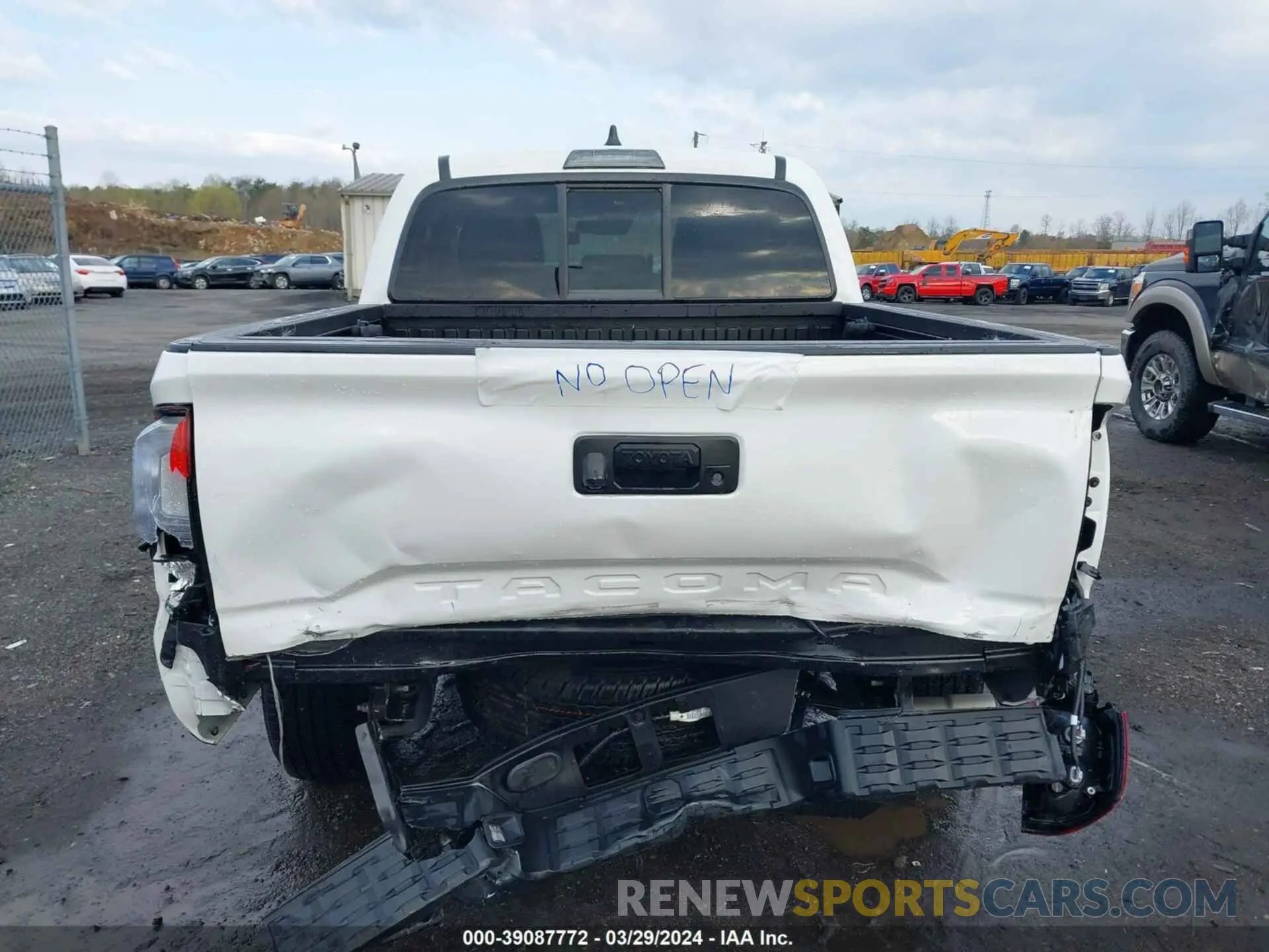 17 fotografías del automóvil dañado 3TYAX5GN6PT076042 TOYOTA TACOMA 2023
