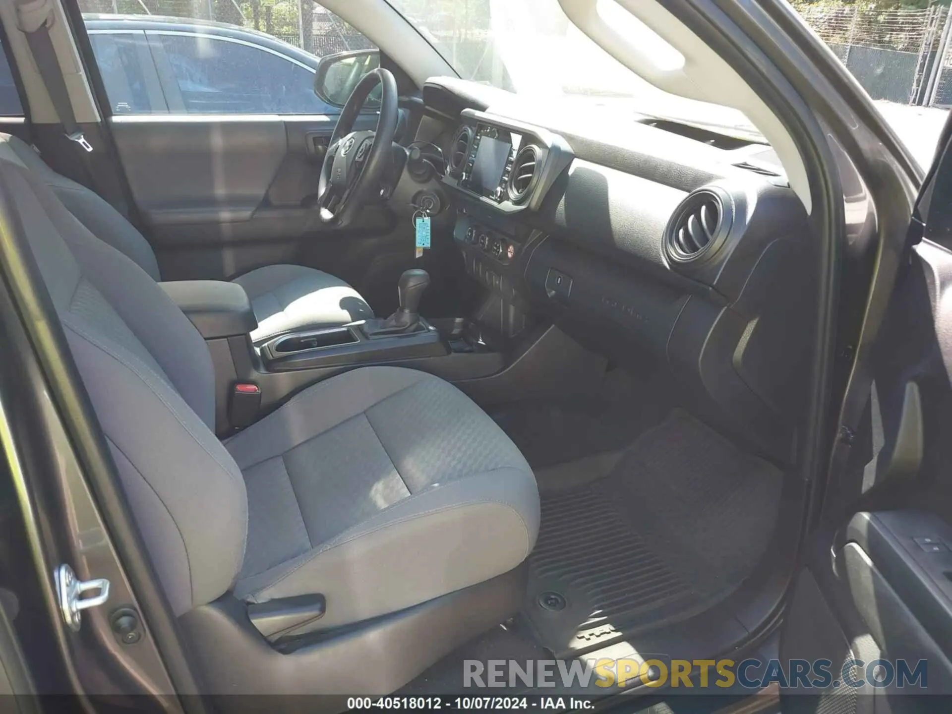 5 fotografías del automóvil dañado 3TYAX5GN6PT082181 TOYOTA TACOMA 2023