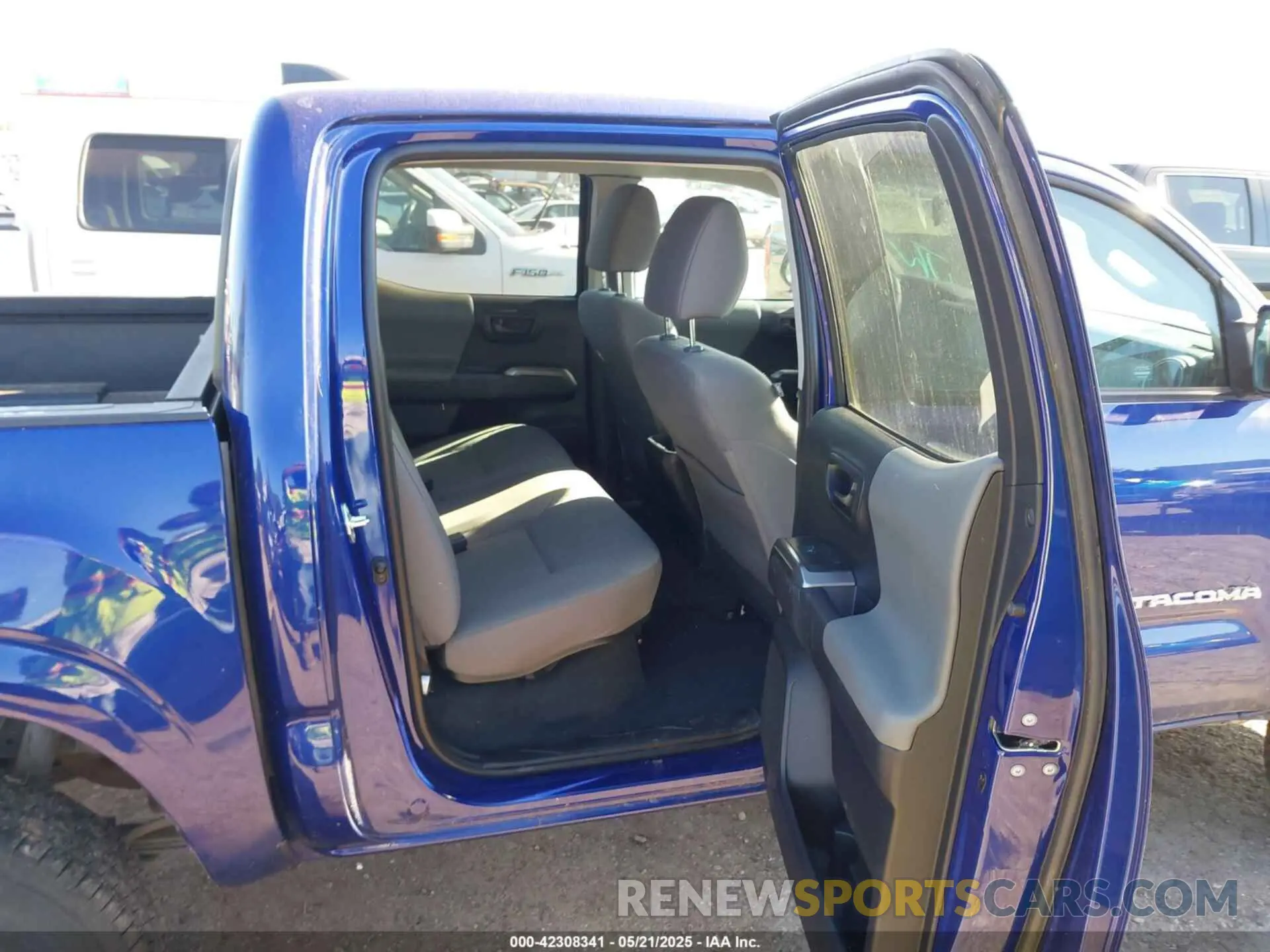 8 fotografías del automóvil dañado 3TYAX5GN6PT090409 TOYOTA TACOMA 2023